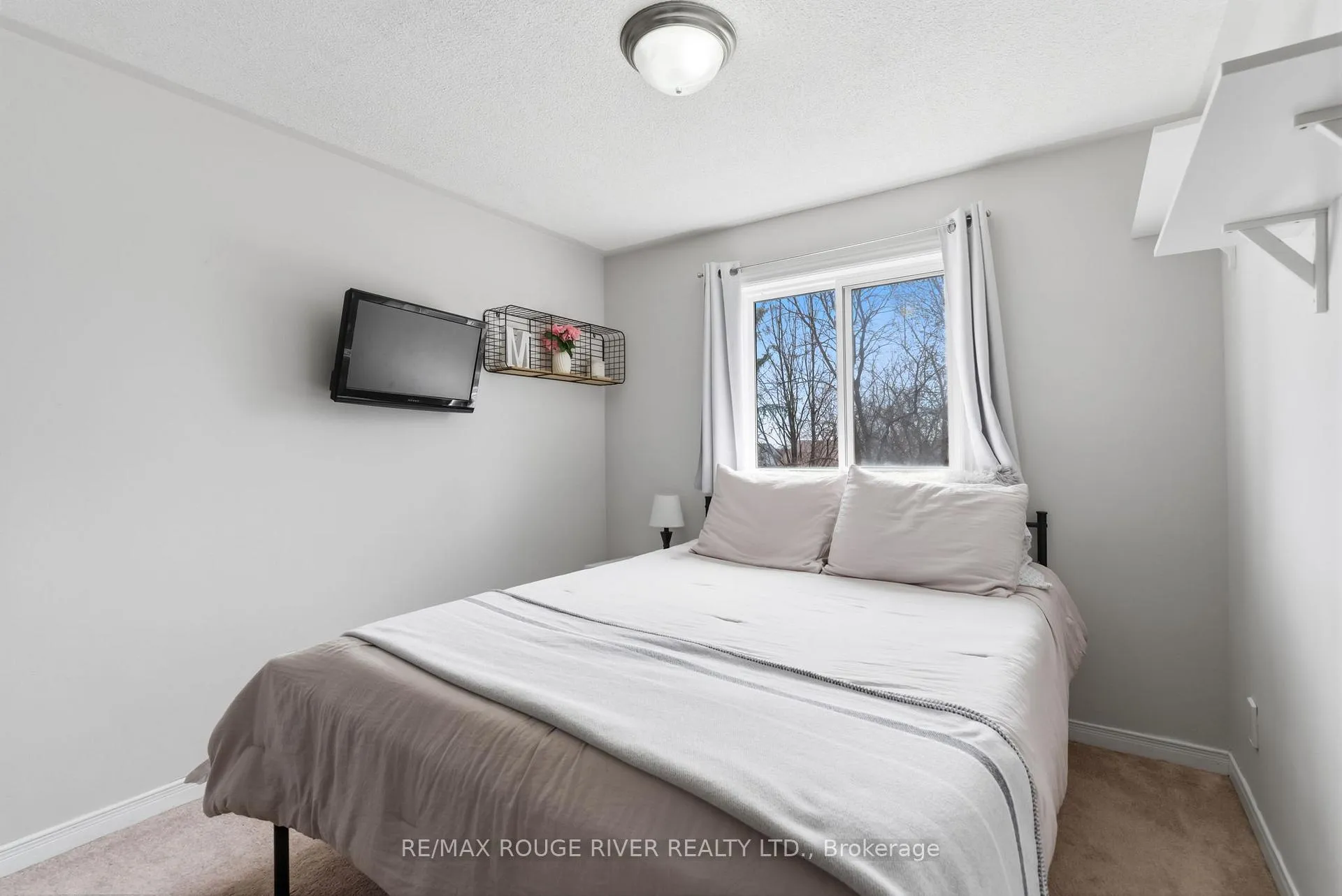 Photo 20 of 17 Elford Drive, Clarington, Bowmanville — HOMEH