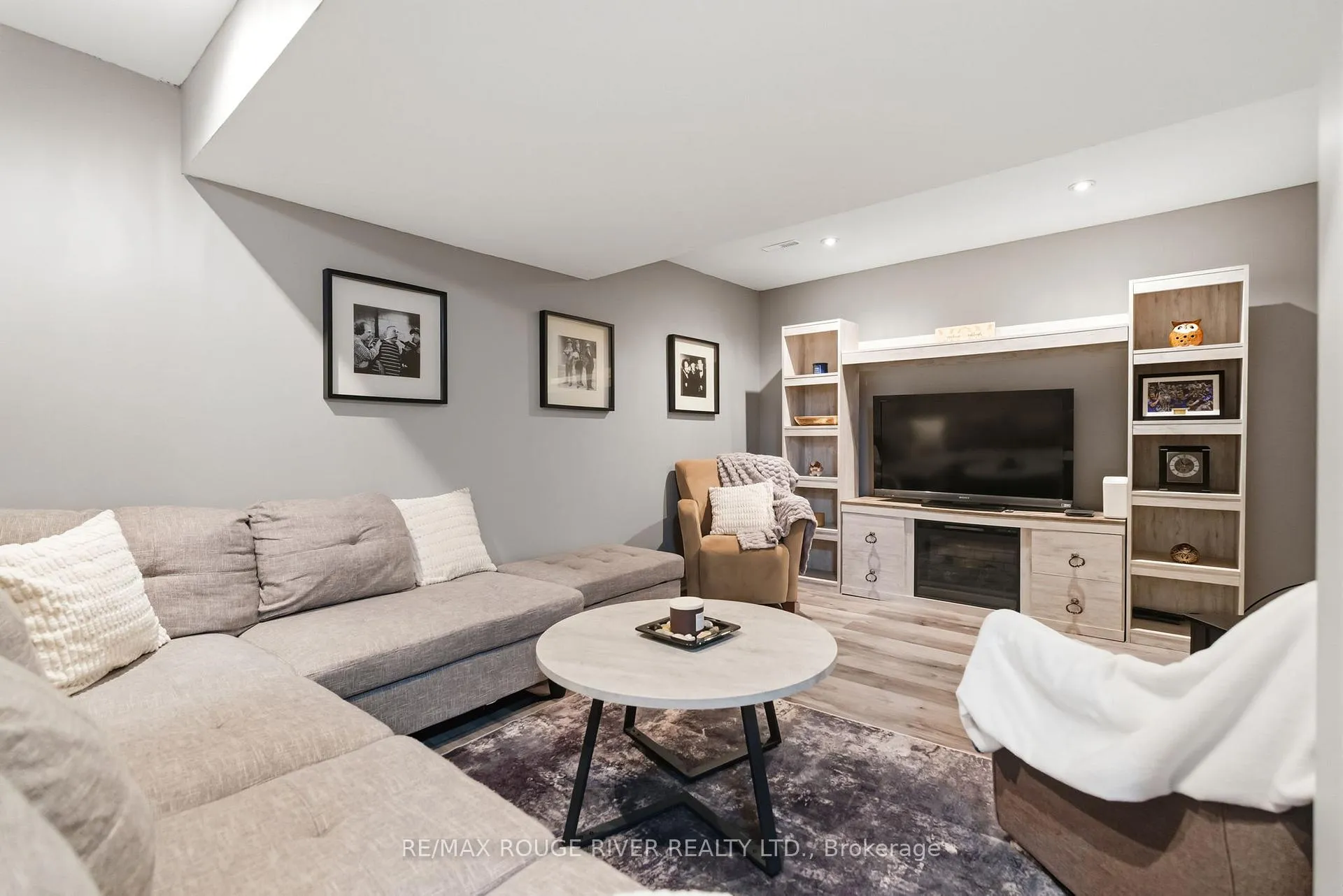Photo 25 of 17 Elford Drive, Clarington, Bowmanville — HOMEH