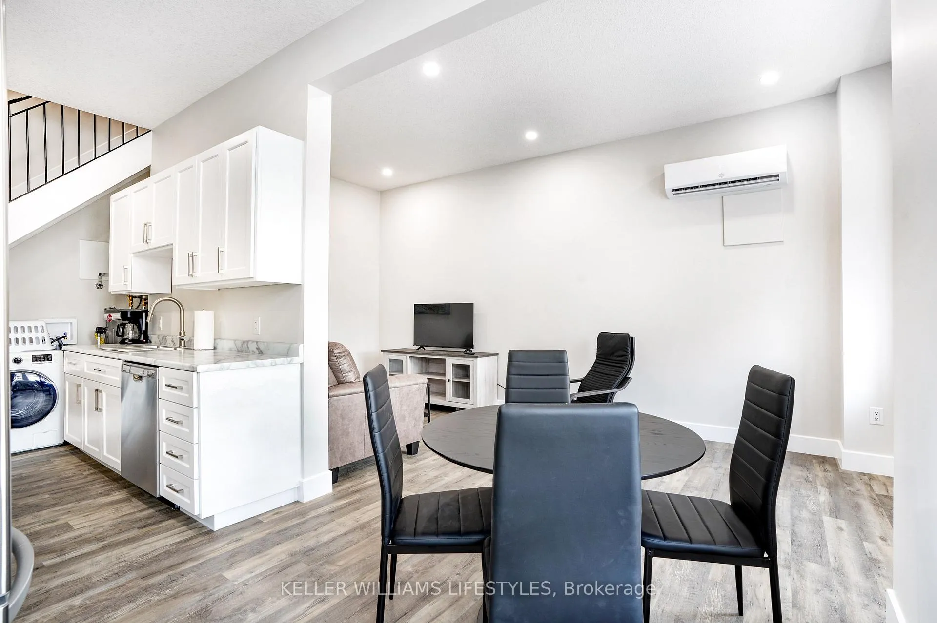 Photo 19 of Unit 4, 537 Talbot Street, St. Thomas — HOMEH
