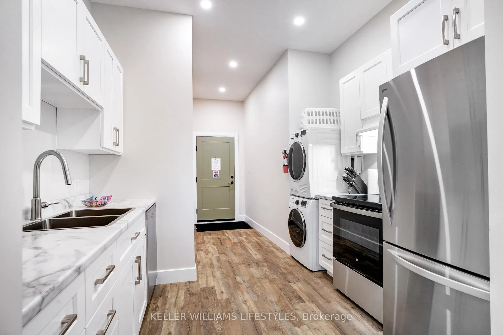 Photo 13 of Unit 5, 537 Talbot Street, St. Thomas — HOMEH