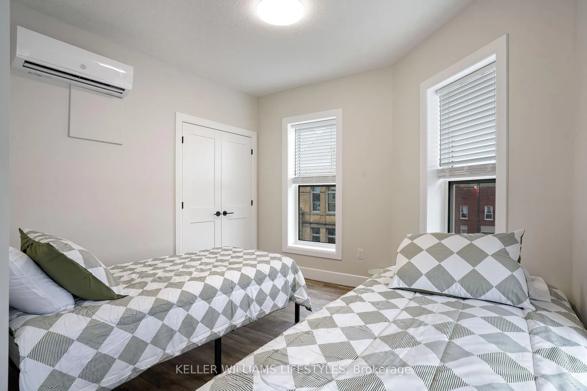 Photo 18 of Unit 5, 537 Talbot Street, St. Thomas — HOMEH
