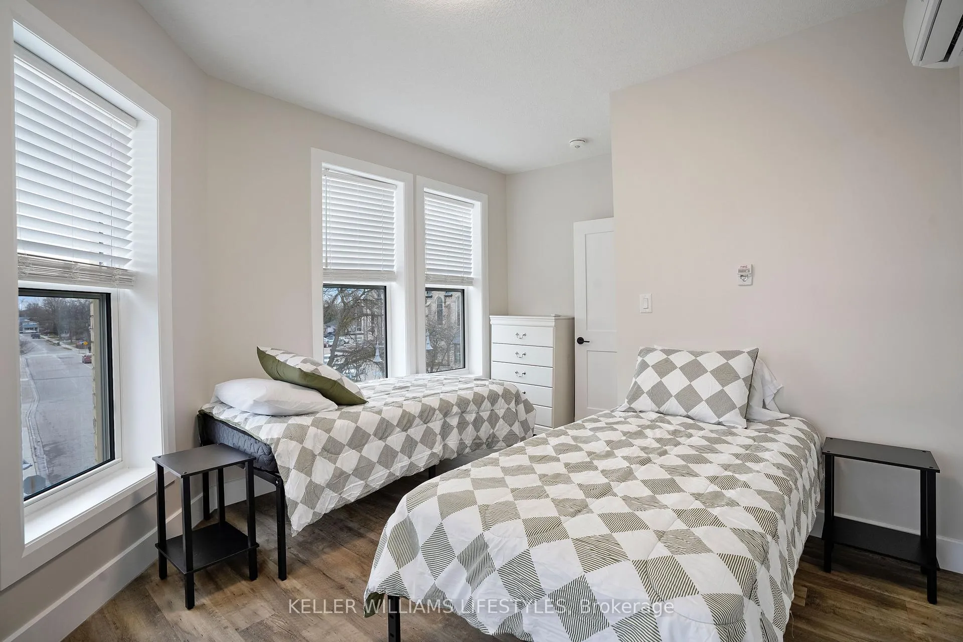 Photo 19 of Unit 5, 537 Talbot Street, St. Thomas — HOMEH