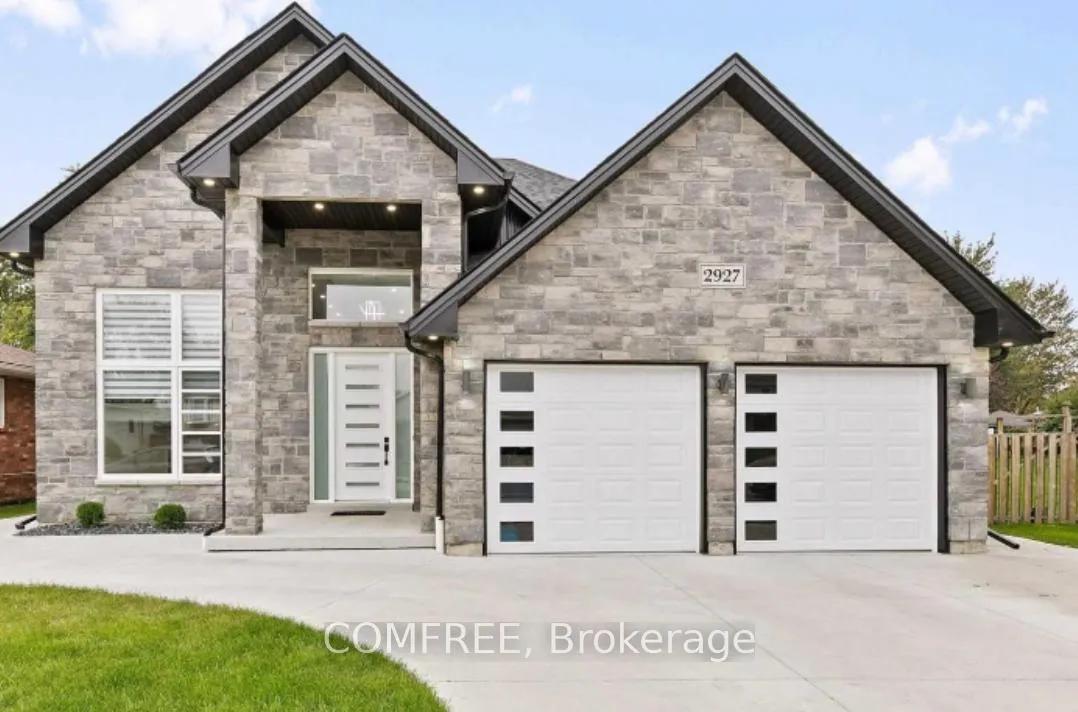Photo 1 of 2927 Clemenceau Boulevard, Windsor — HOMEH