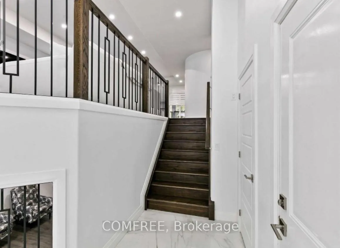 Photo 4 of 2927 Clemenceau Boulevard, Windsor — HOMEH
