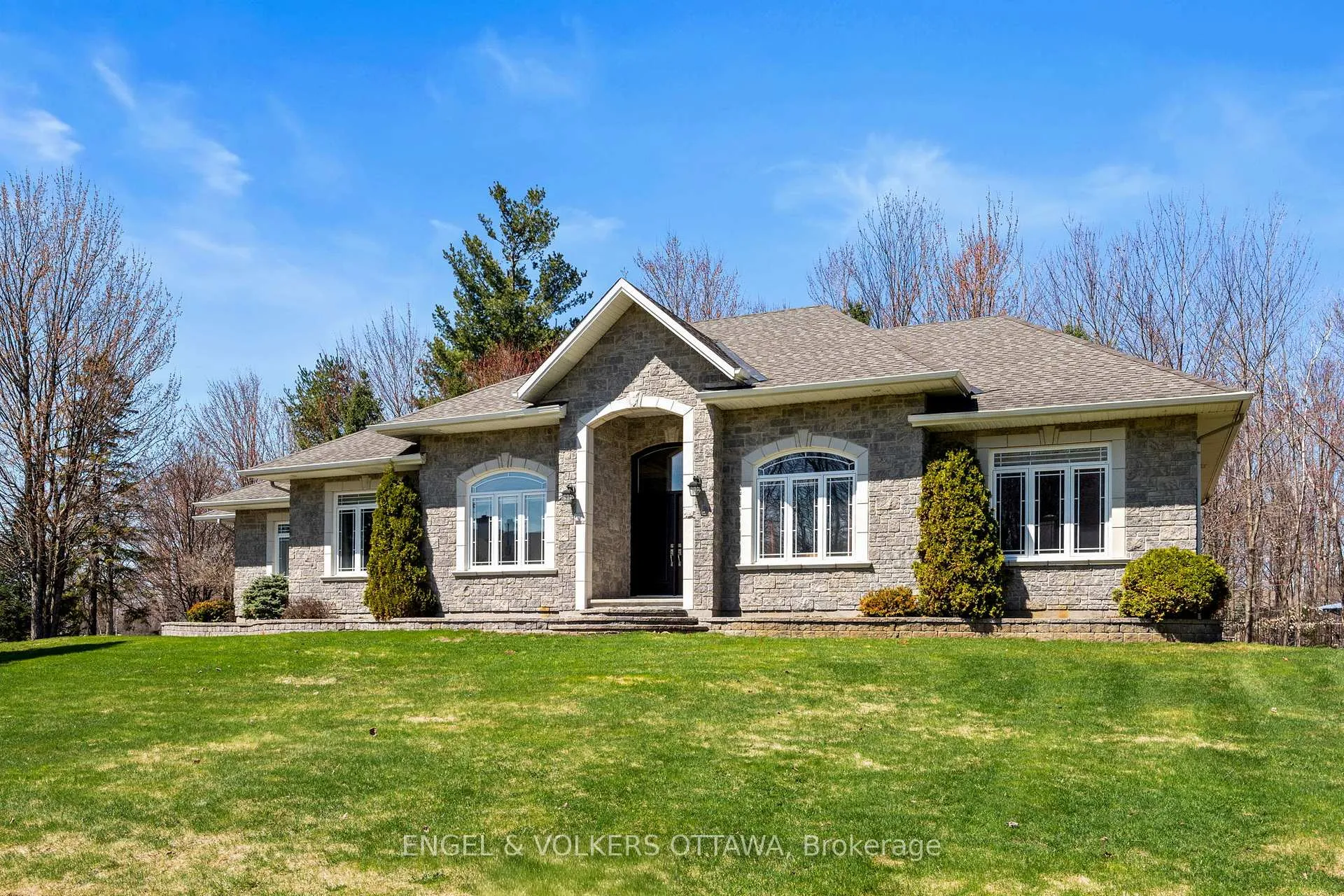 Photo 2 of 6370 Emerald Links Drive, Ottawa, Greely — HOMEH