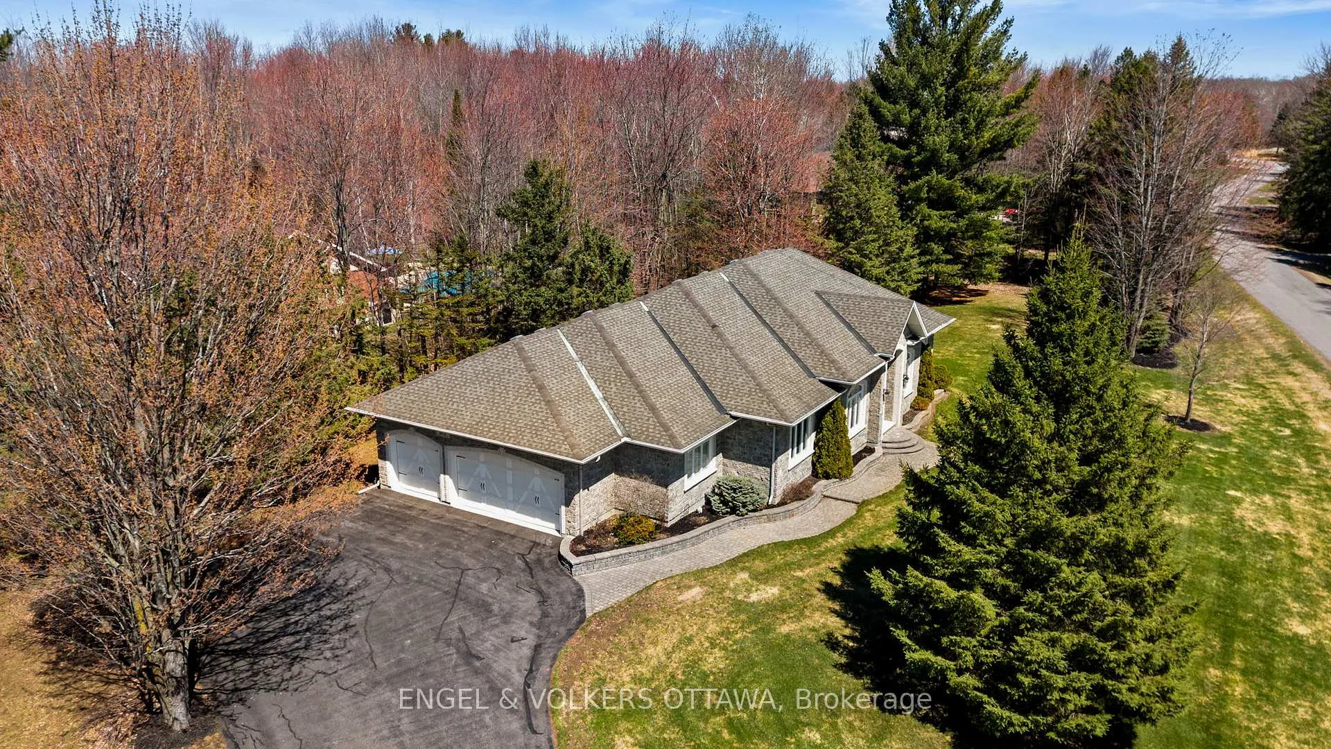 Photo 3 of 6370 Emerald Links Drive, Ottawa, Greely — HOMEH