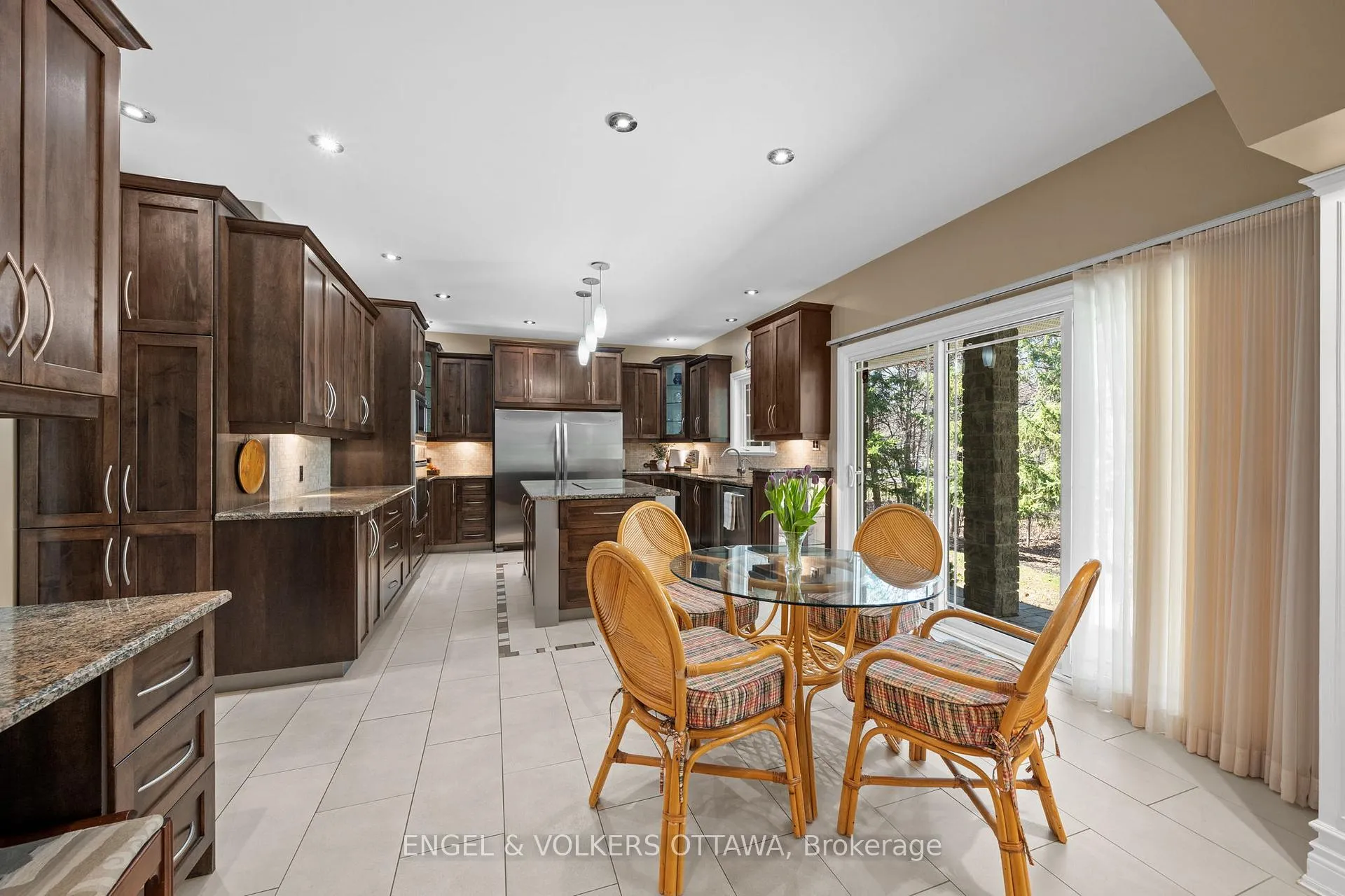 Photo 11 of 6370 Emerald Links Drive, Ottawa, Greely — HOMEH