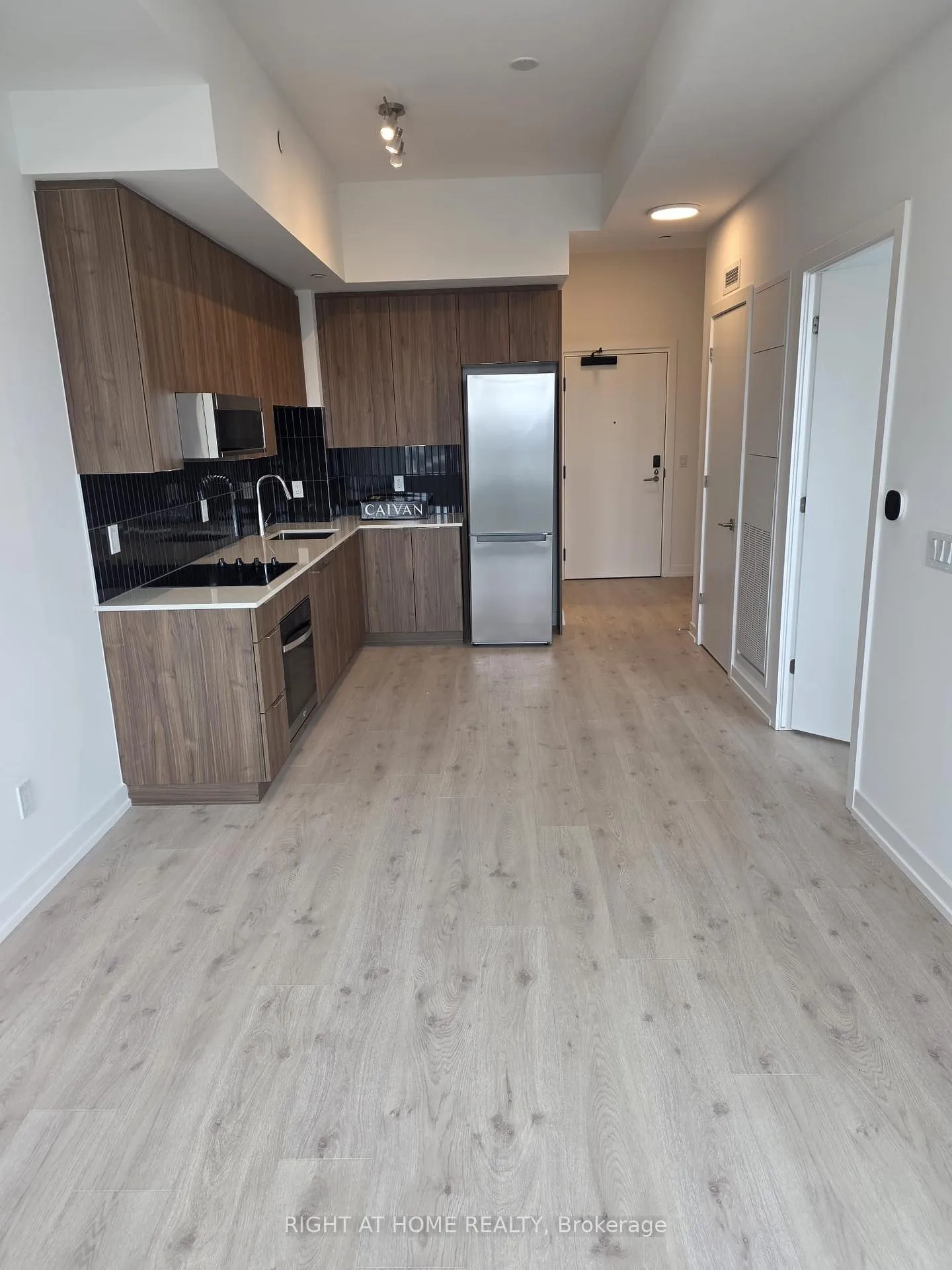 Photo 3 of Unit 440, 2501 Saw Whet Boulevard, Oakville, Glen Abbey — HOMEH