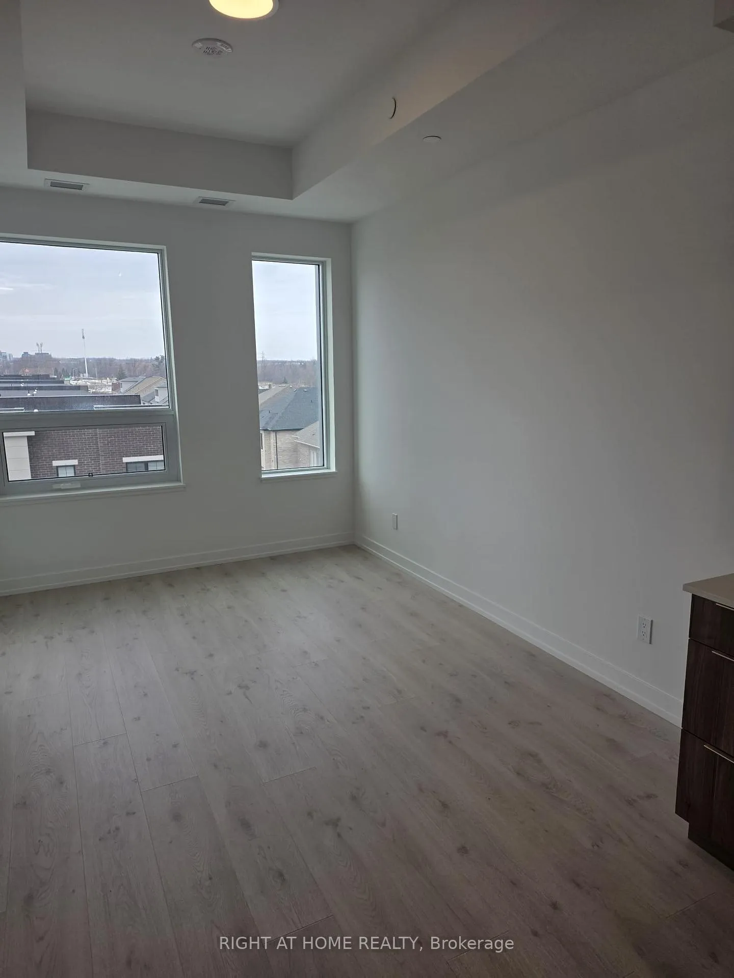 Photo 5 of Unit 440, 2501 Saw Whet Boulevard, Oakville, Glen Abbey — HOMEH