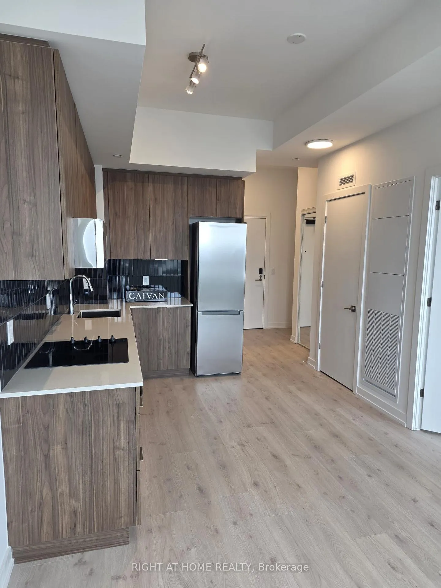 Photo 7 of Unit 440, 2501 Saw Whet Boulevard, Oakville, Glen Abbey — HOMEH