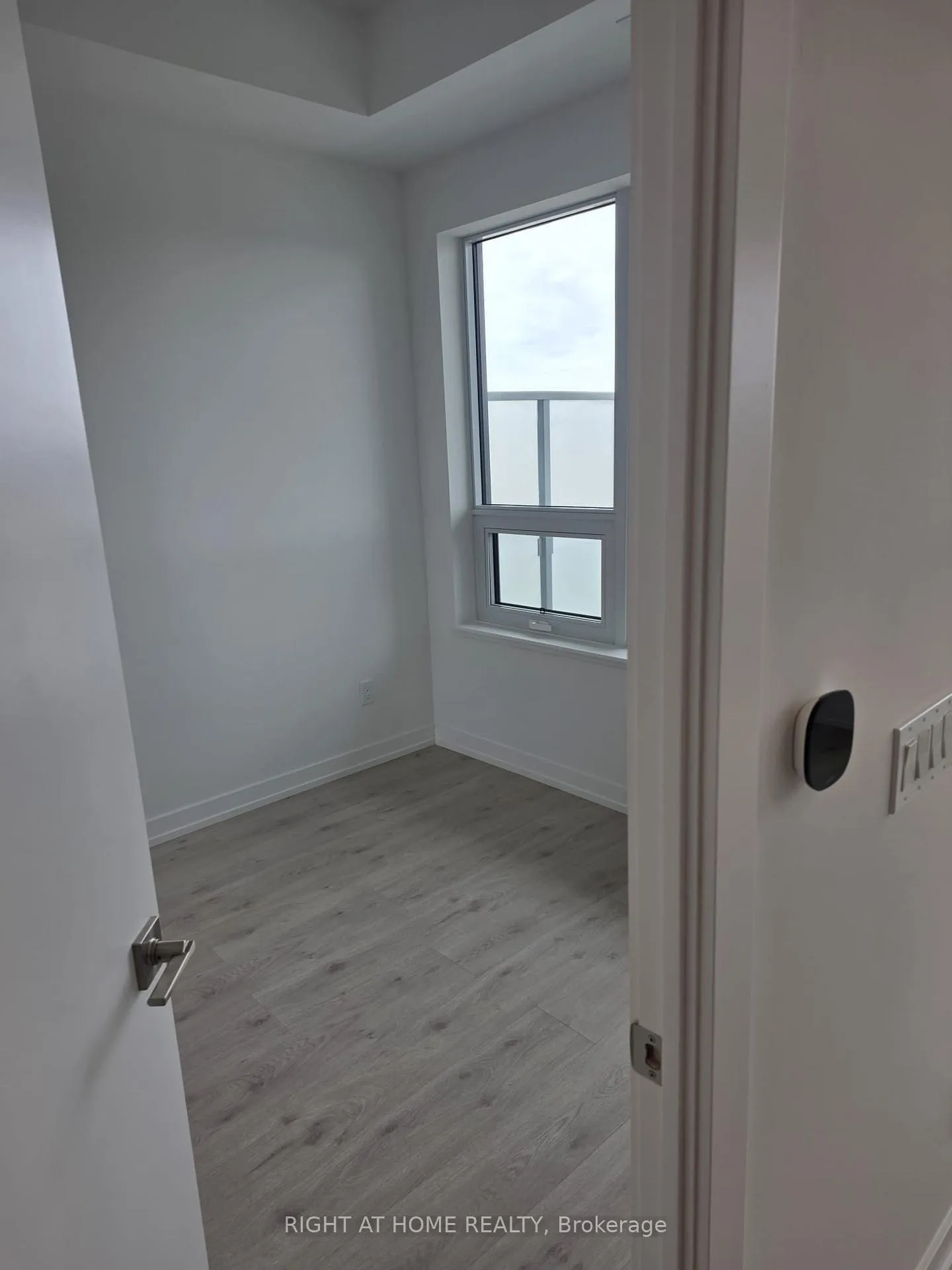 Photo 8 of Unit 440, 2501 Saw Whet Boulevard, Oakville, Glen Abbey — HOMEH