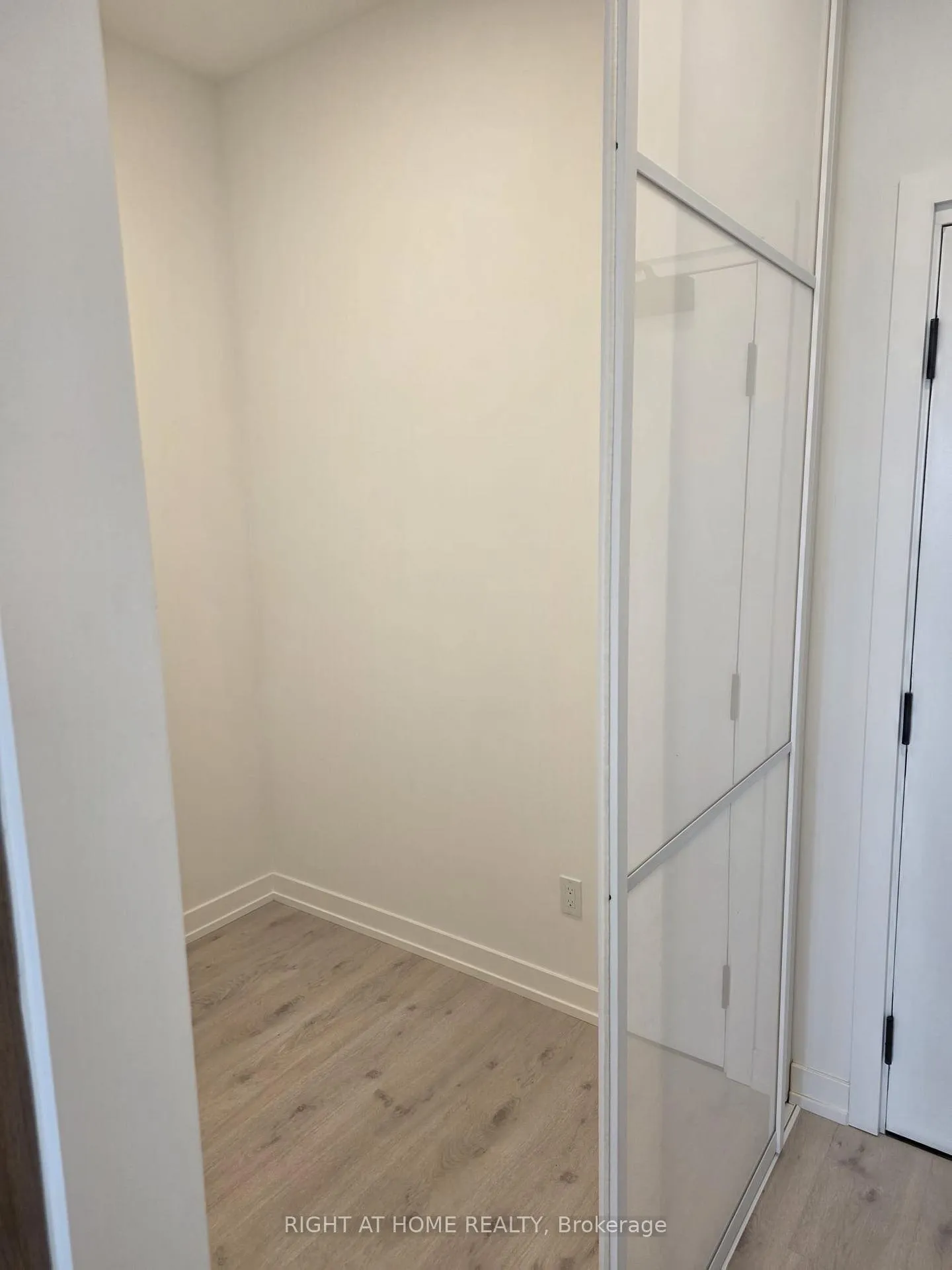 Photo 12 of Unit 440, 2501 Saw Whet Boulevard, Oakville, Glen Abbey — HOMEH