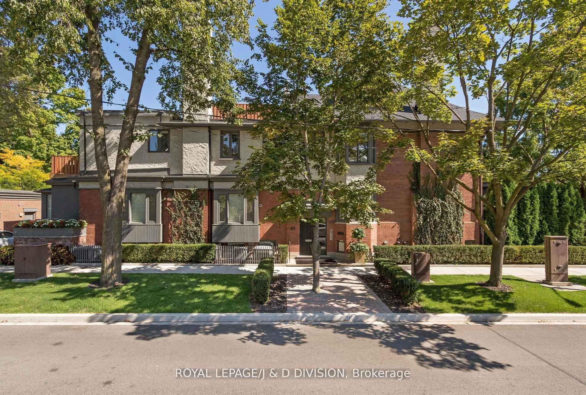 Front of Unit 202, 85 Admiral Road