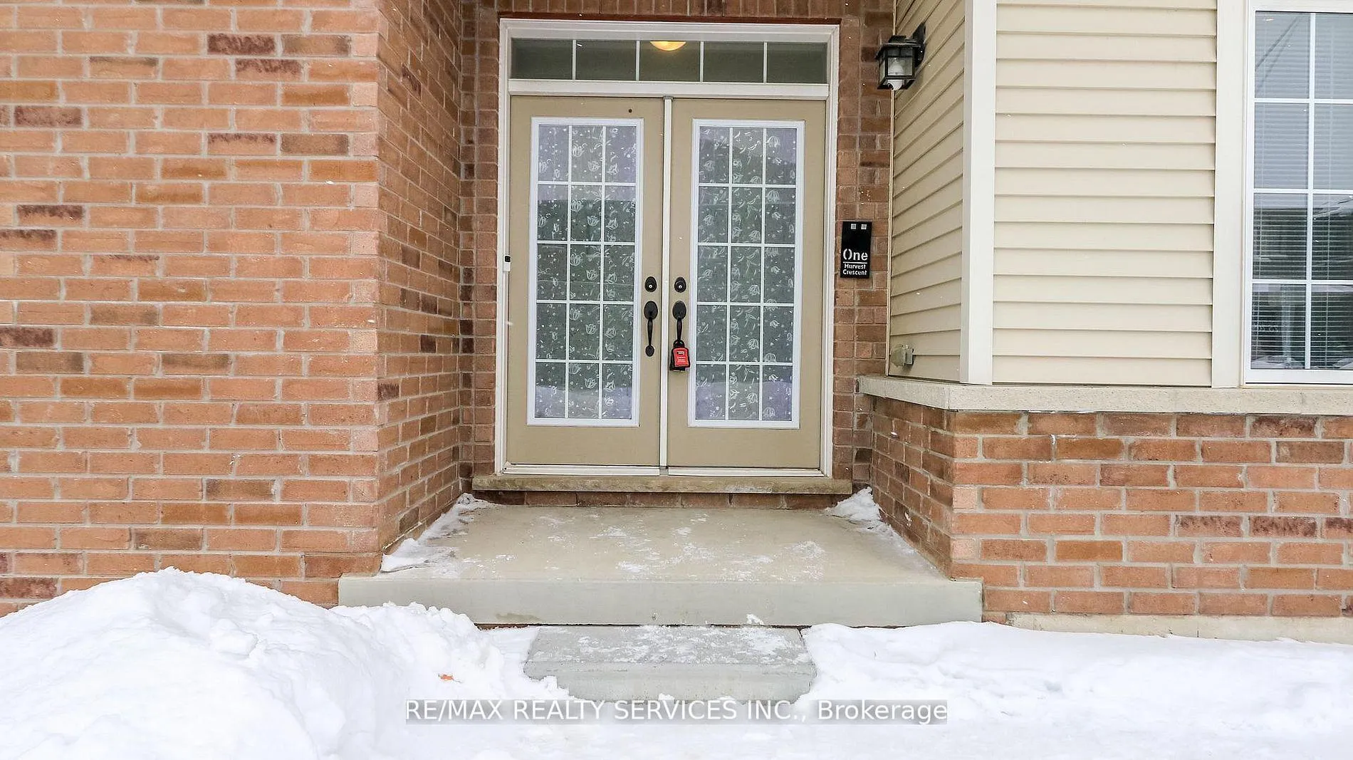Photo 4 of 1 Harvest Crescent, Barrie, Rural Barrie Southeast — HOMEH