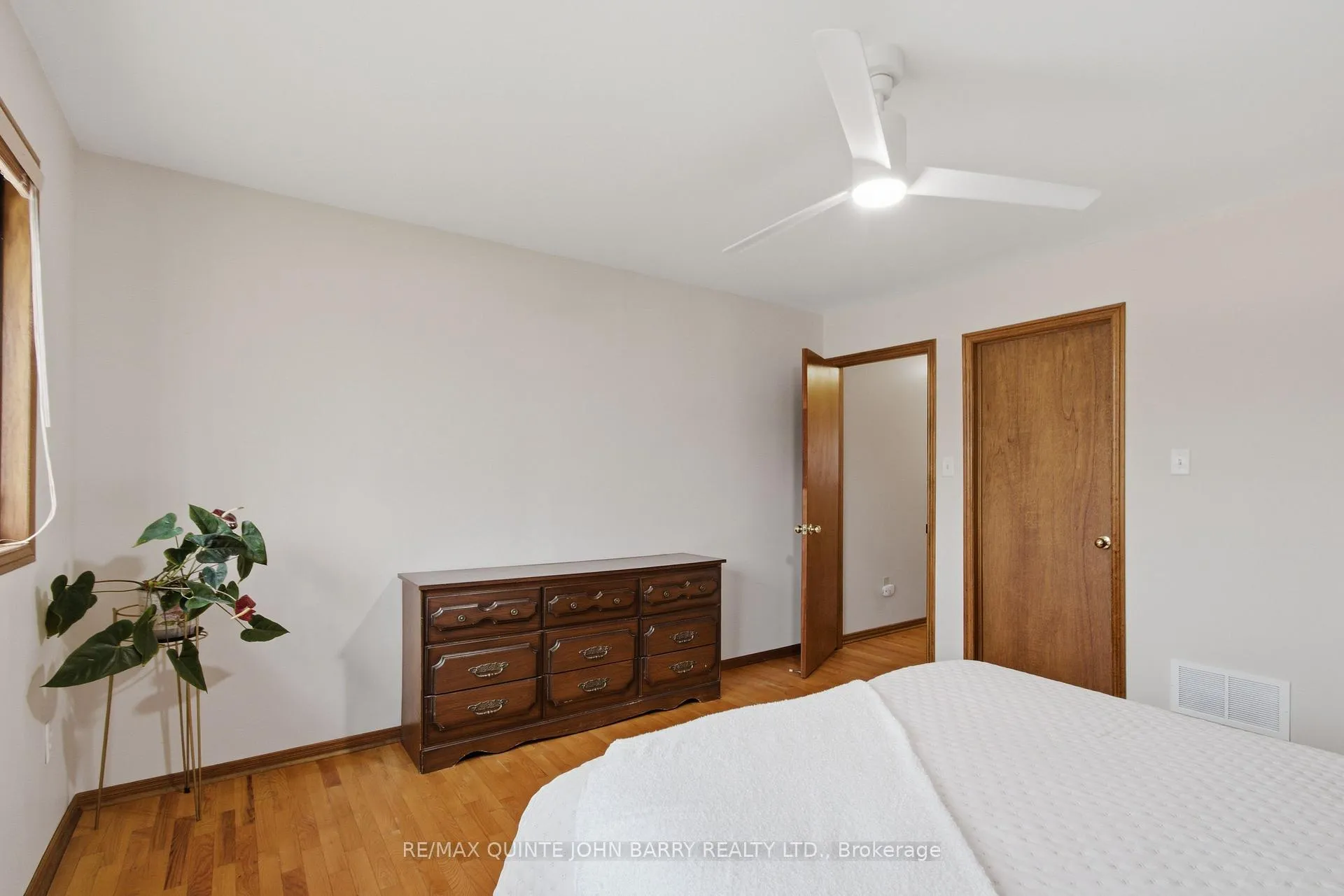 Photo 20 of 46 Twelve O'Clock Pt Road, Quinte West, Sidney Ward — HOMEH