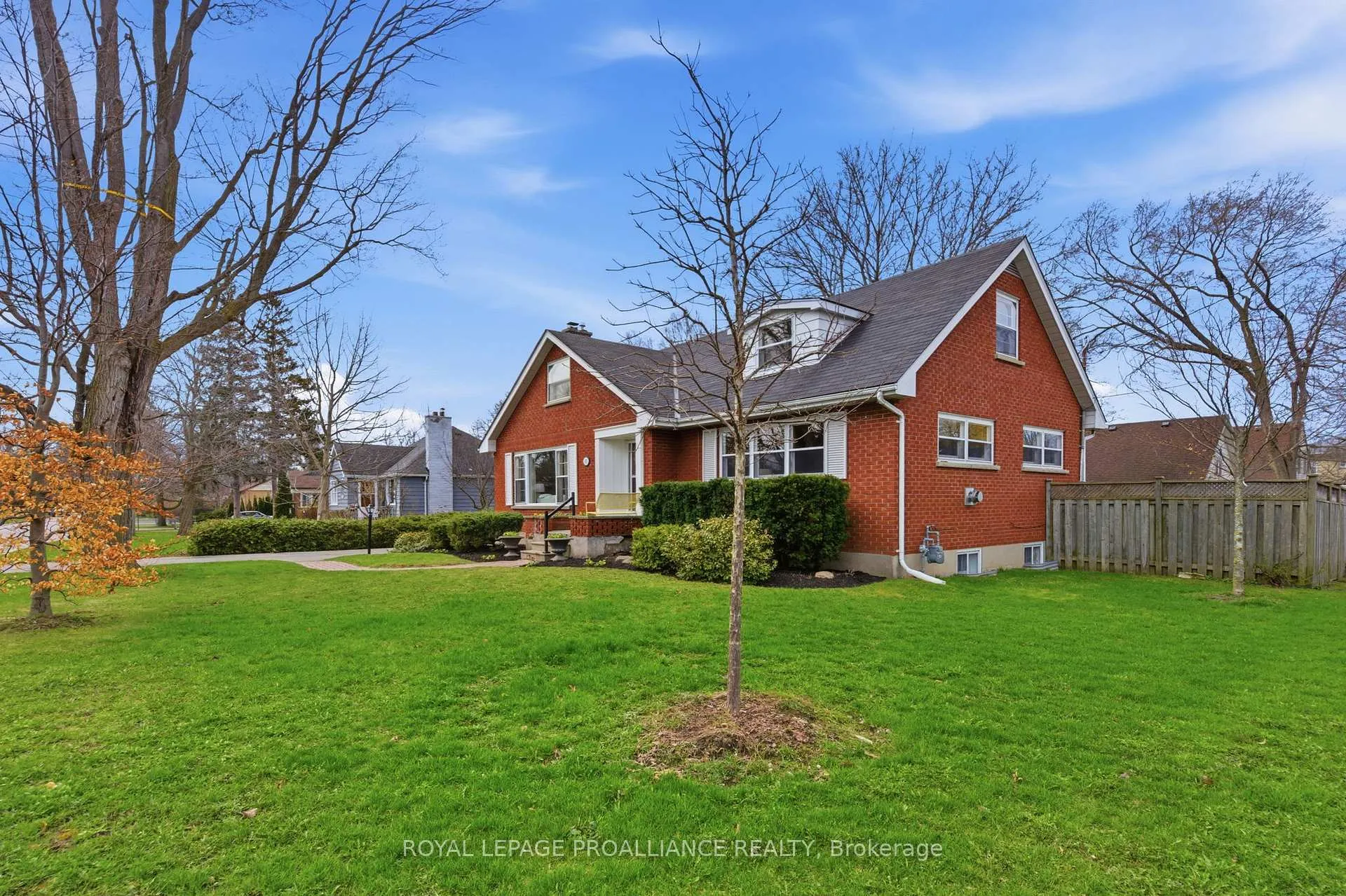 Photo 2 of 395 Henry Street, Cobourg — HOMEH