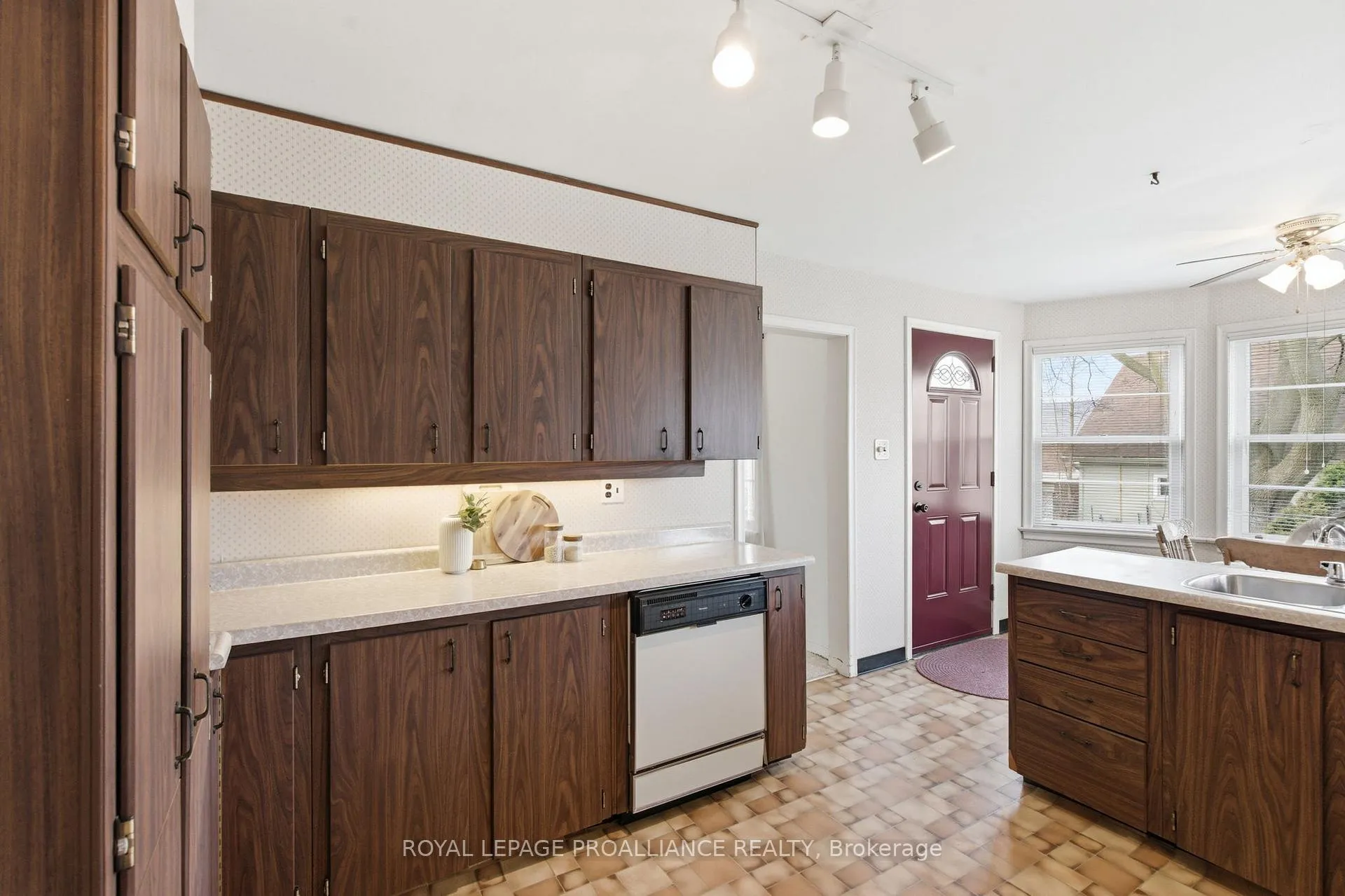 Photo 15 of 395 Henry Street, Cobourg — HOMEH
