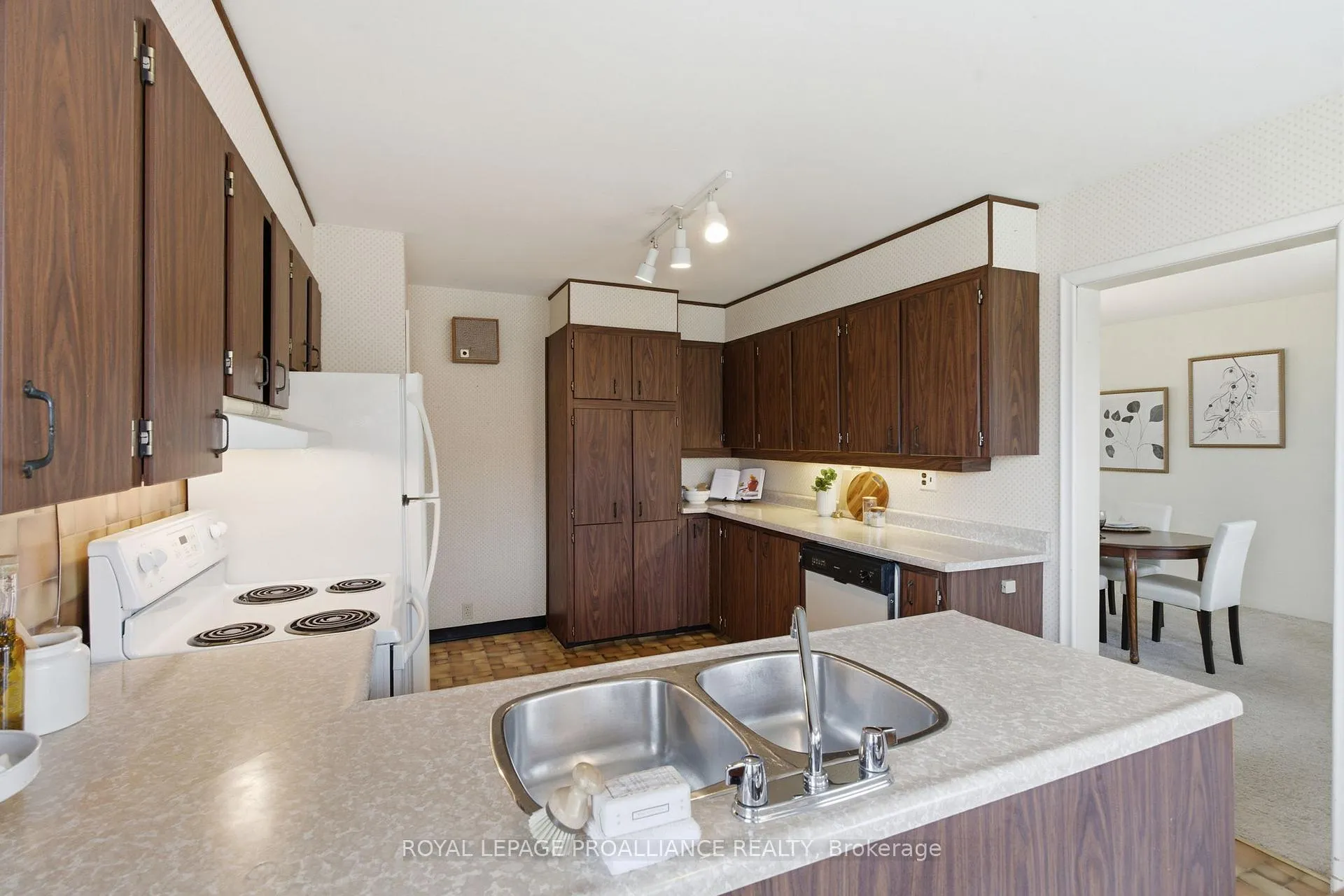 Photo 17 of 395 Henry Street, Cobourg — HOMEH