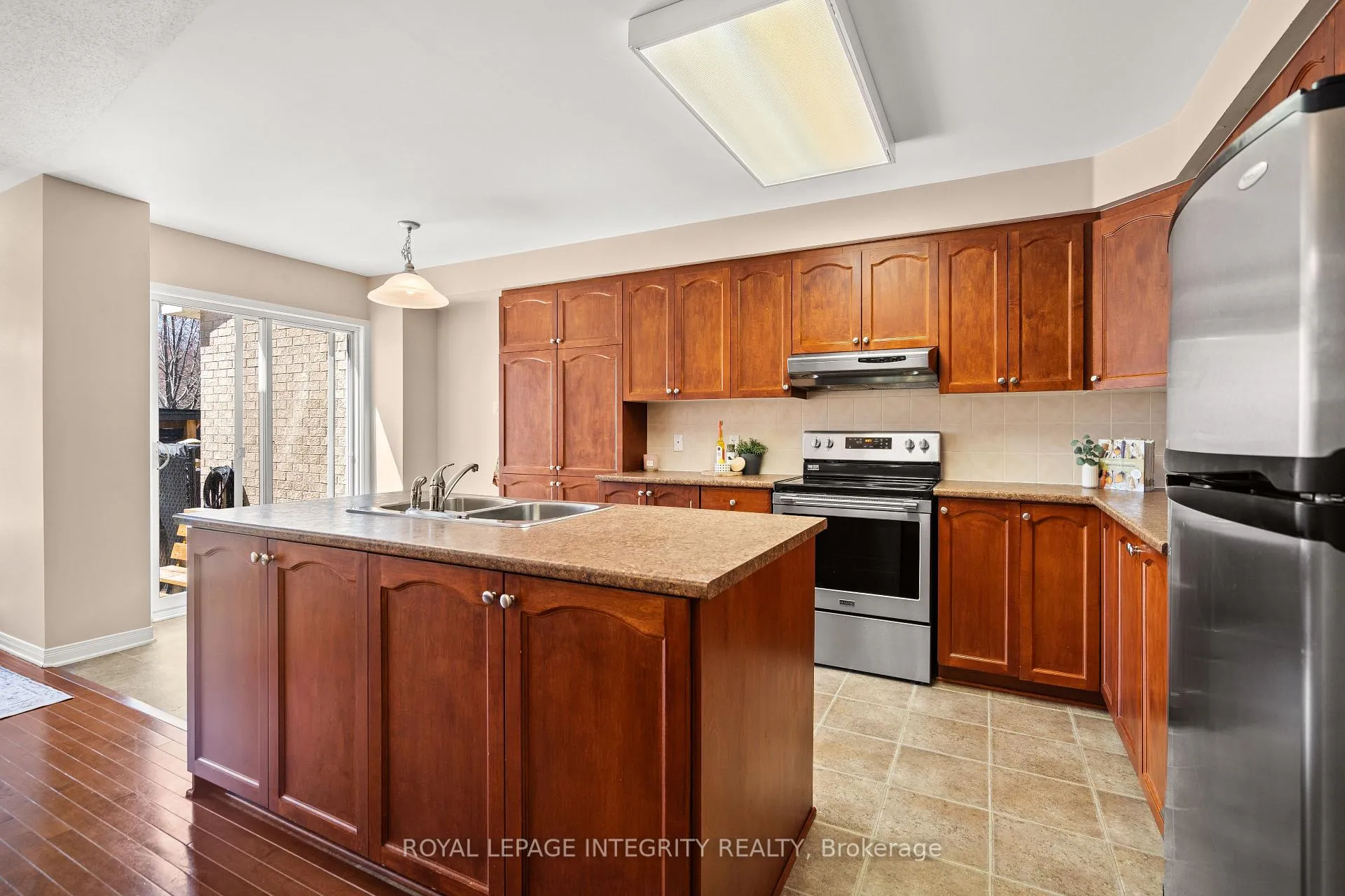 Photo 7 of 722 Nakina Way, Ottawa, Riverside South/Gloucester Glen — HOMEH