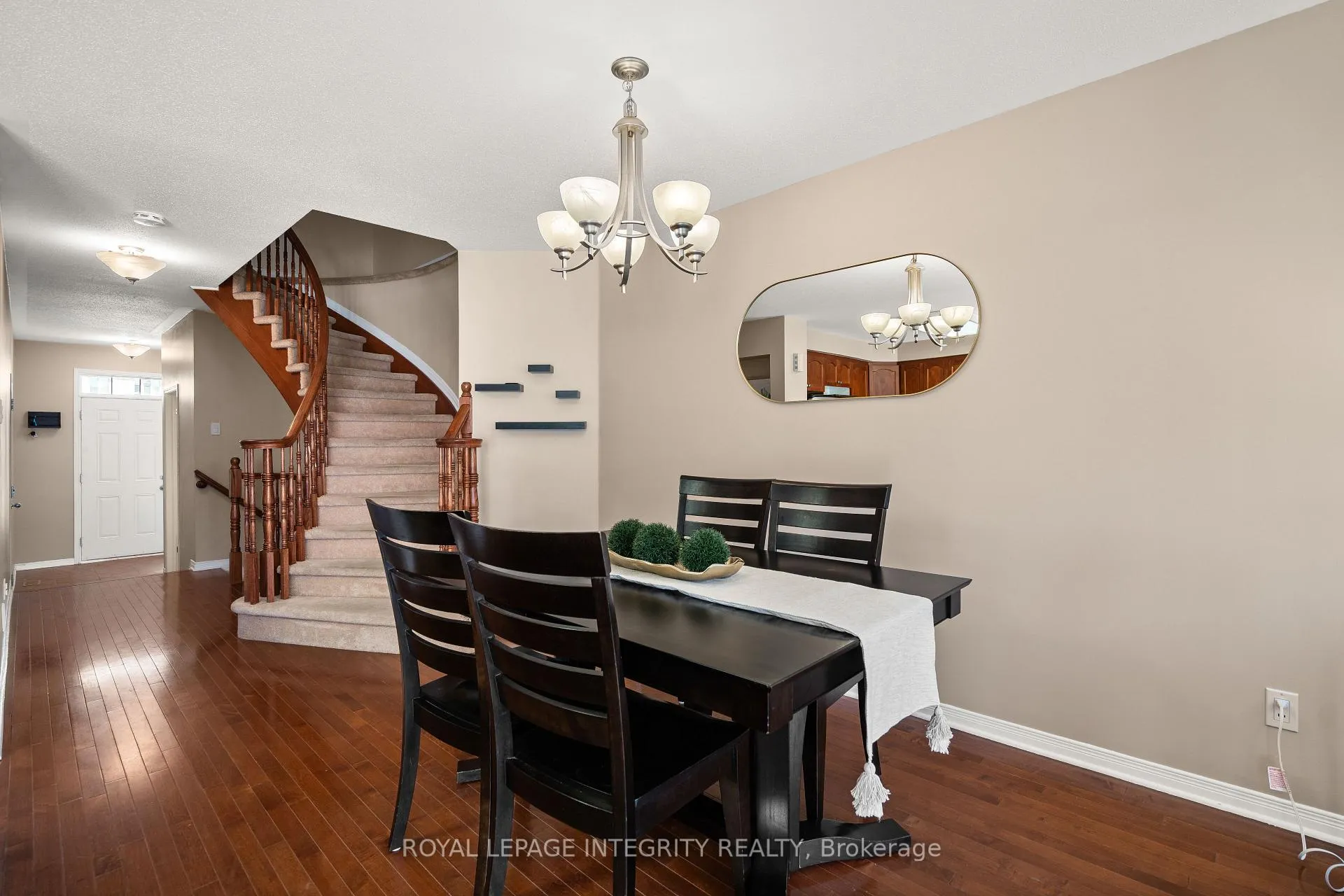 Photo 11 of 722 Nakina Way, Ottawa, Riverside South/Gloucester Glen — HOMEH