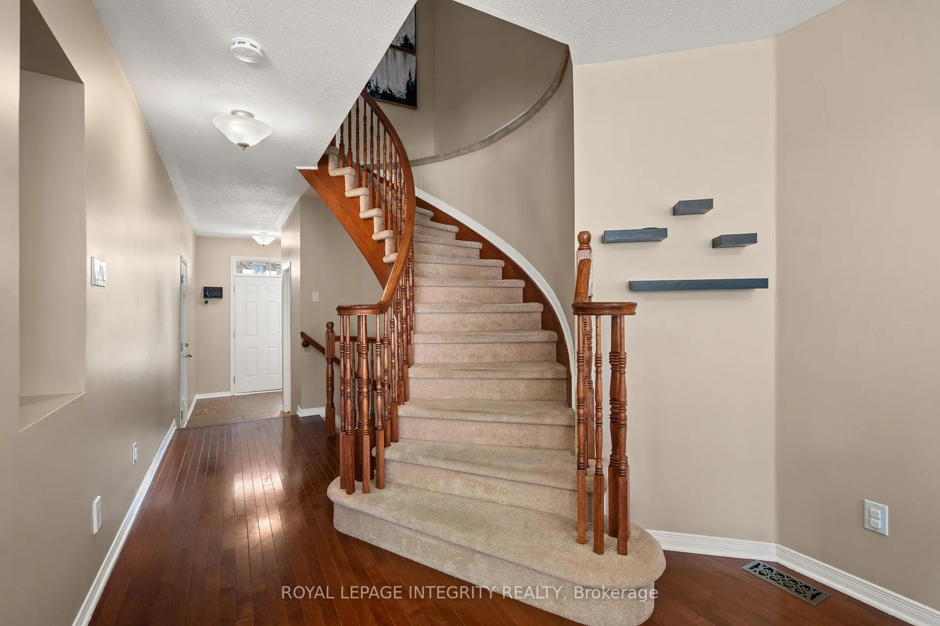 Photo 12 of 722 Nakina Way, Ottawa, Riverside South/Gloucester Glen — HOMEH