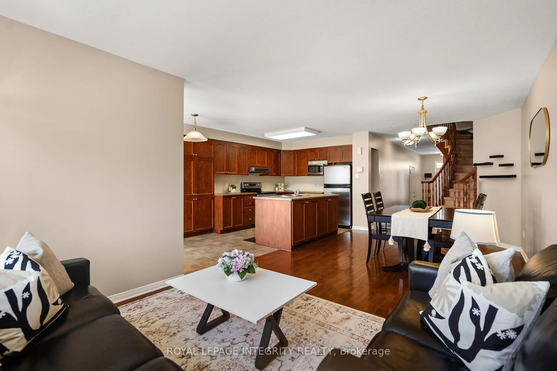 Photo 13 of 722 Nakina Way, Ottawa, Riverside South/Gloucester Glen — HOMEH