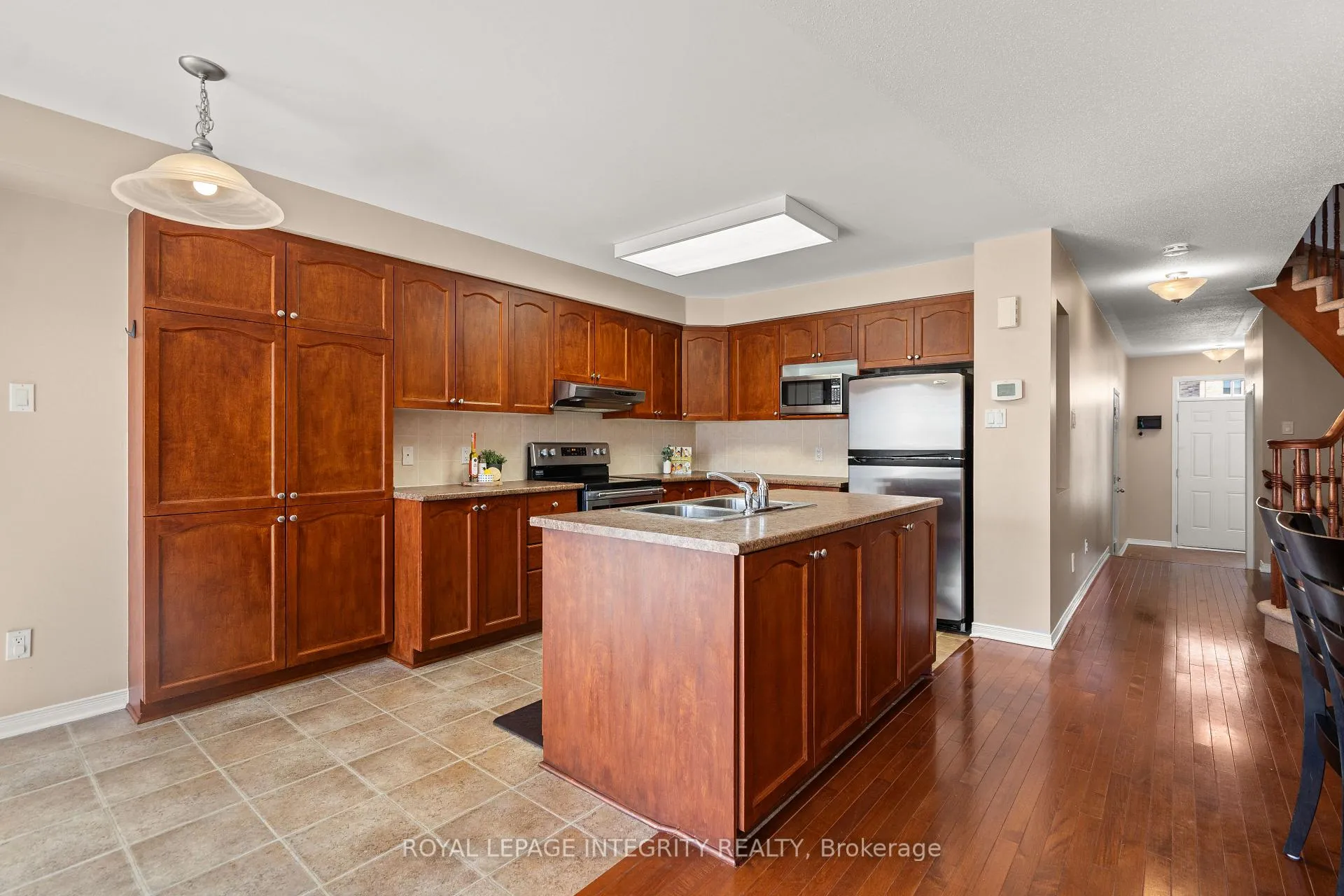 Photo 14 of 722 Nakina Way, Ottawa, Riverside South/Gloucester Glen — HOMEH