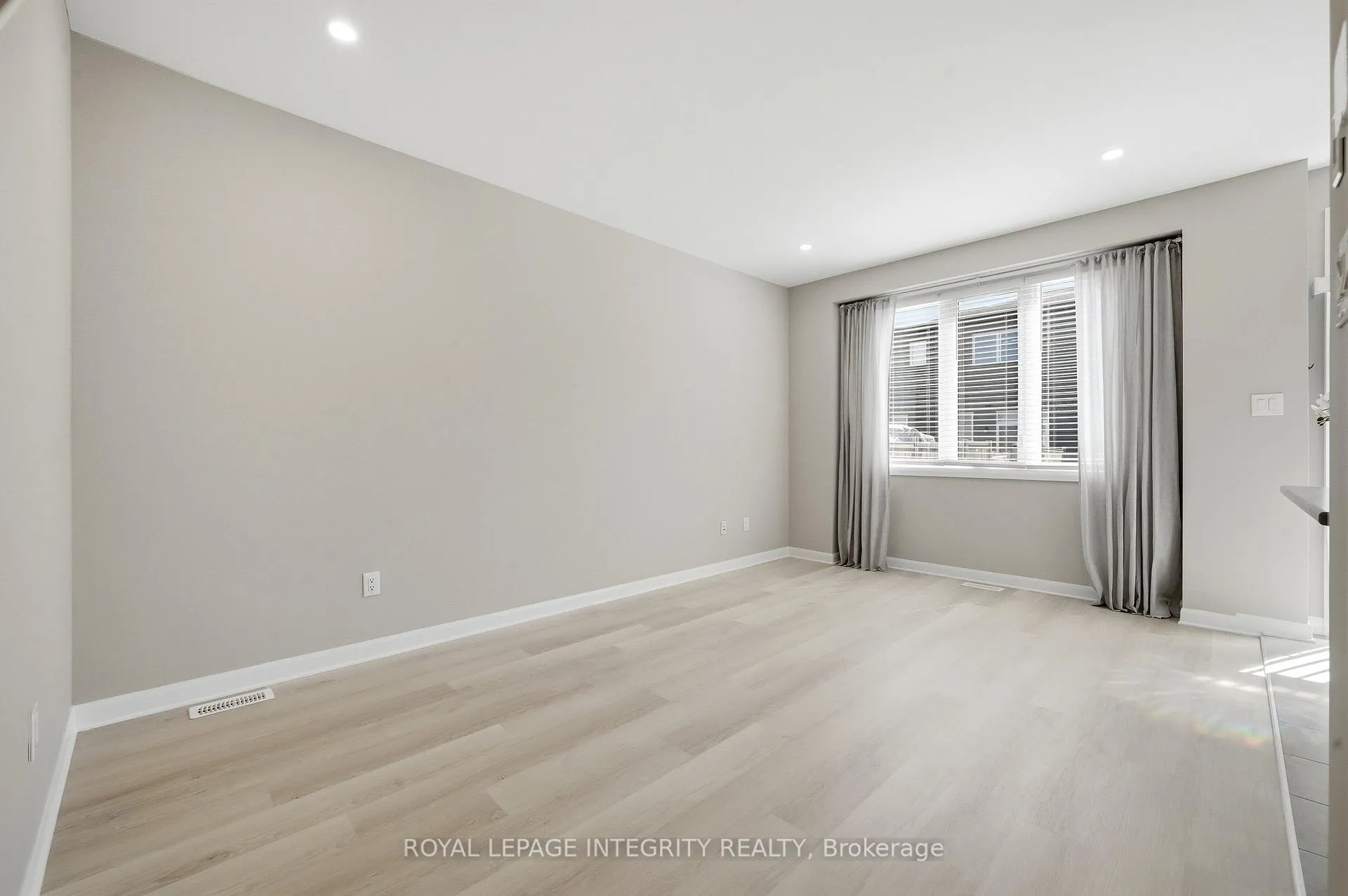 Photo 10 of 145 Gardenpost Terrace, Ottawa, Avalon West — HOMEH