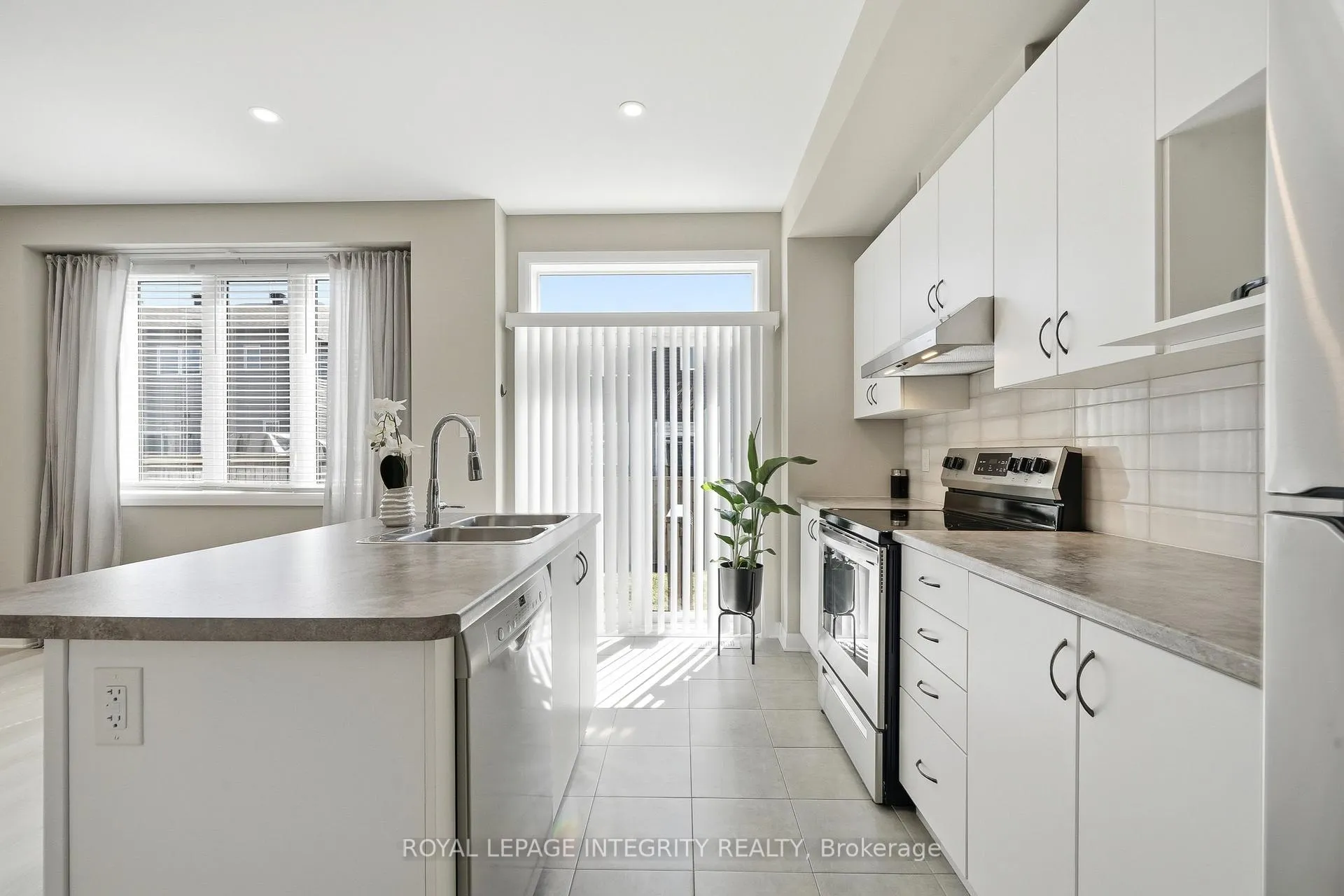 Photo 16 of 145 Gardenpost Terrace, Ottawa, Avalon West — HOMEH