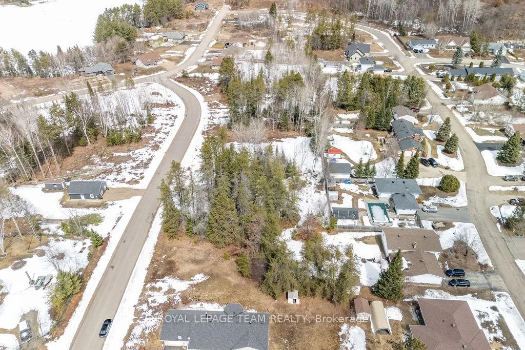 Photo 19 of 18 Birchview Drive, Madawaska Valley, Madawaska Valley — HOMEH