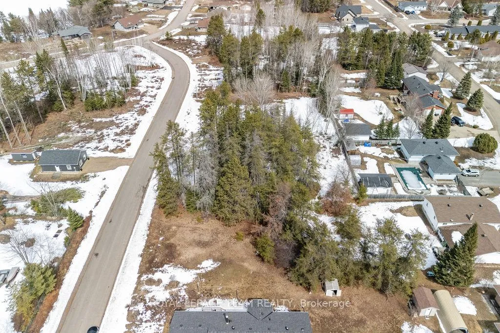 Photo 20 of 18 Birchview Drive, Madawaska Valley, Madawaska Valley — HOMEH