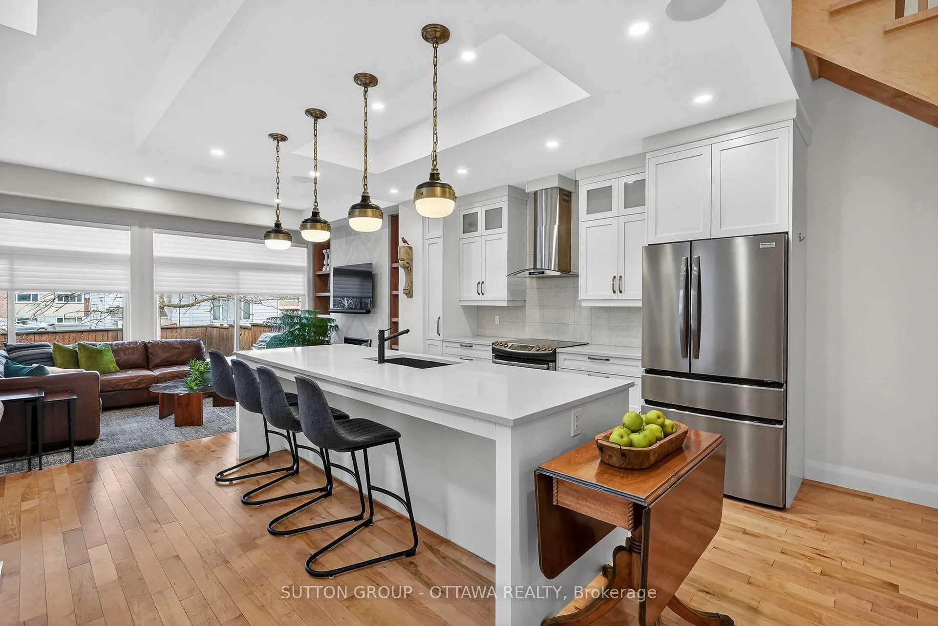 Photo 4 of 31 Carlotta Avenue, Ottawa, Kingsview Park — HOMEH