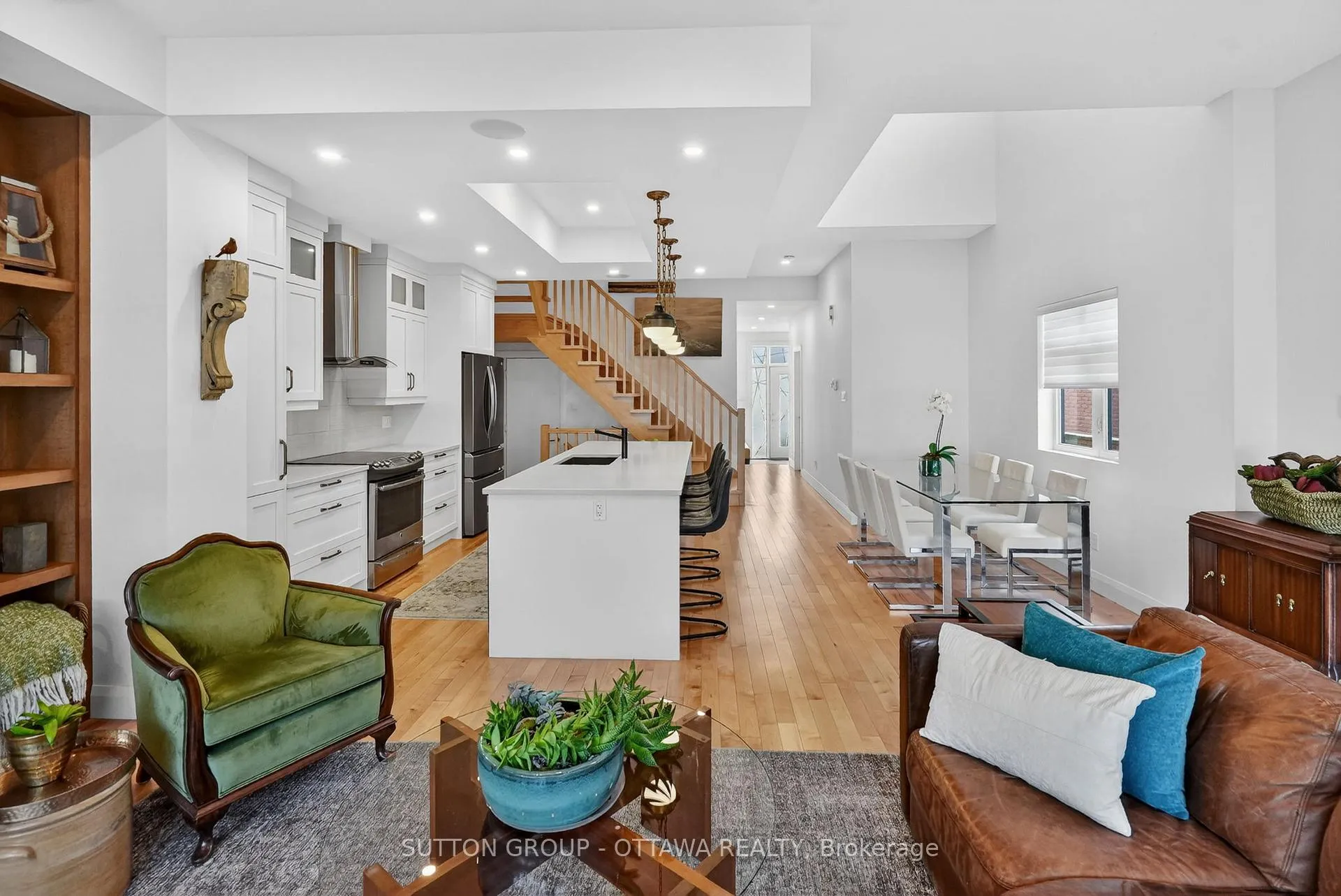Photo 6 of 31 Carlotta Avenue, Ottawa, Kingsview Park — HOMEH