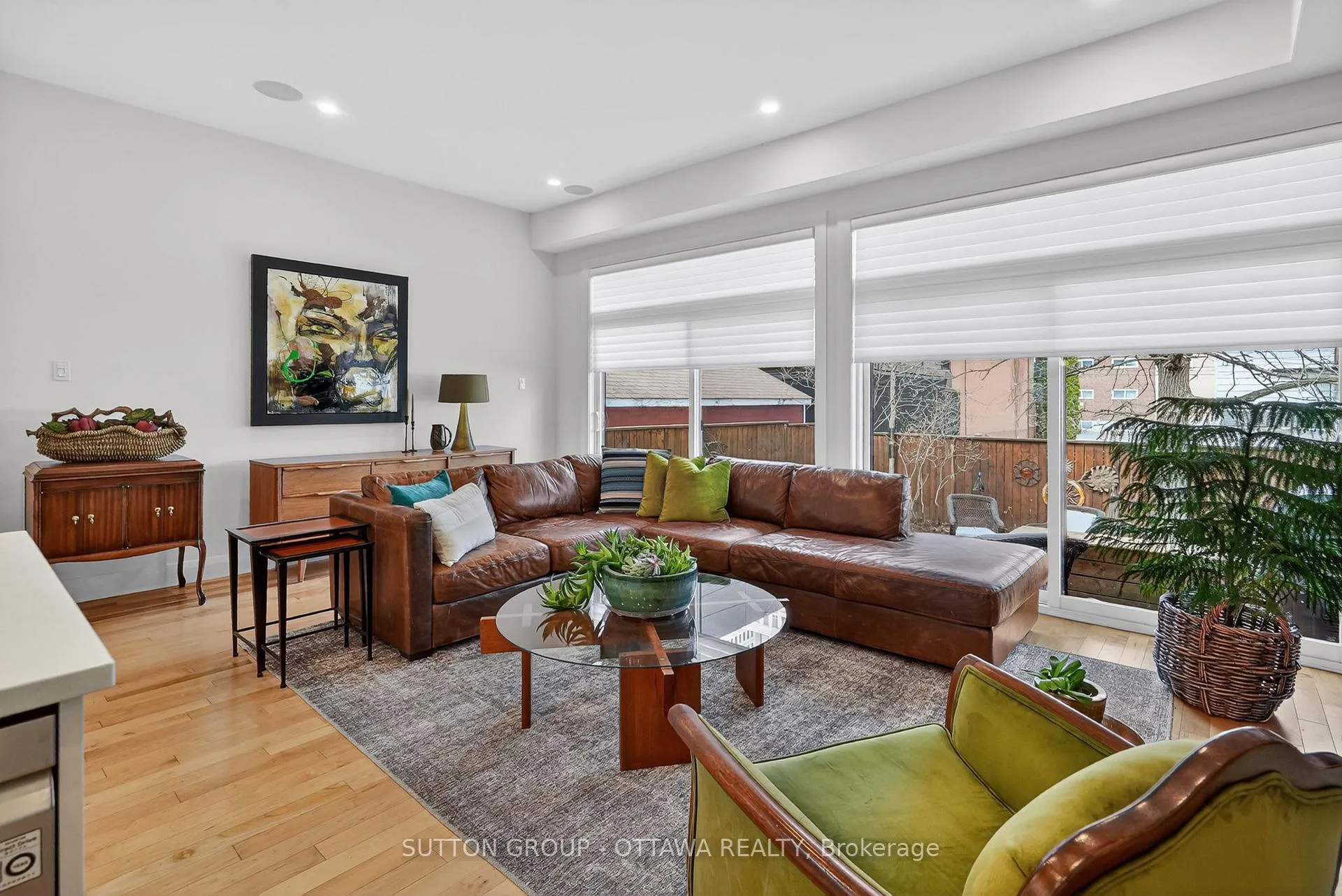 Photo 10 of 31 Carlotta Avenue, Ottawa, Kingsview Park — HOMEH