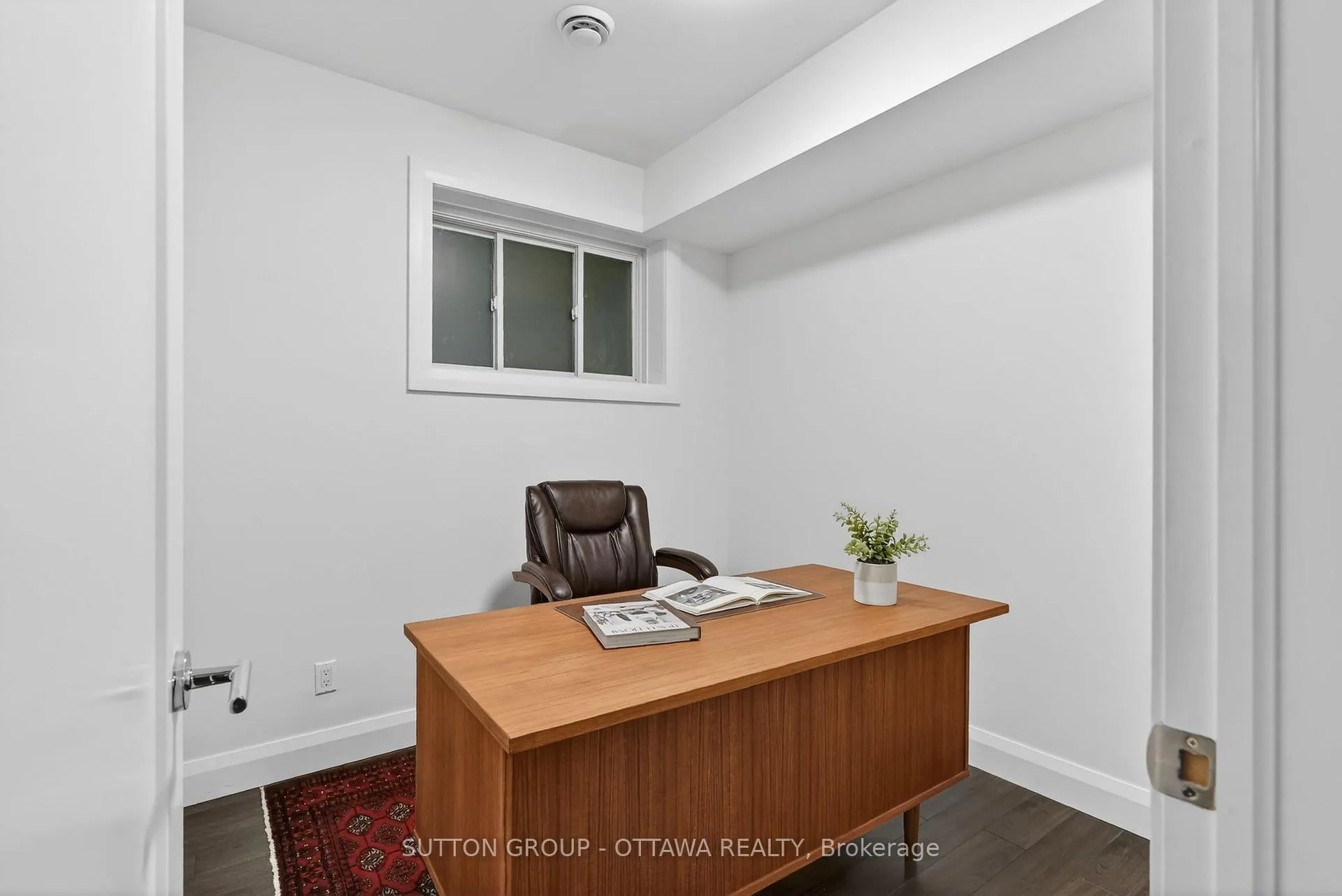 Photo 23 of 31 Carlotta Avenue, Ottawa, Kingsview Park — HOMEH