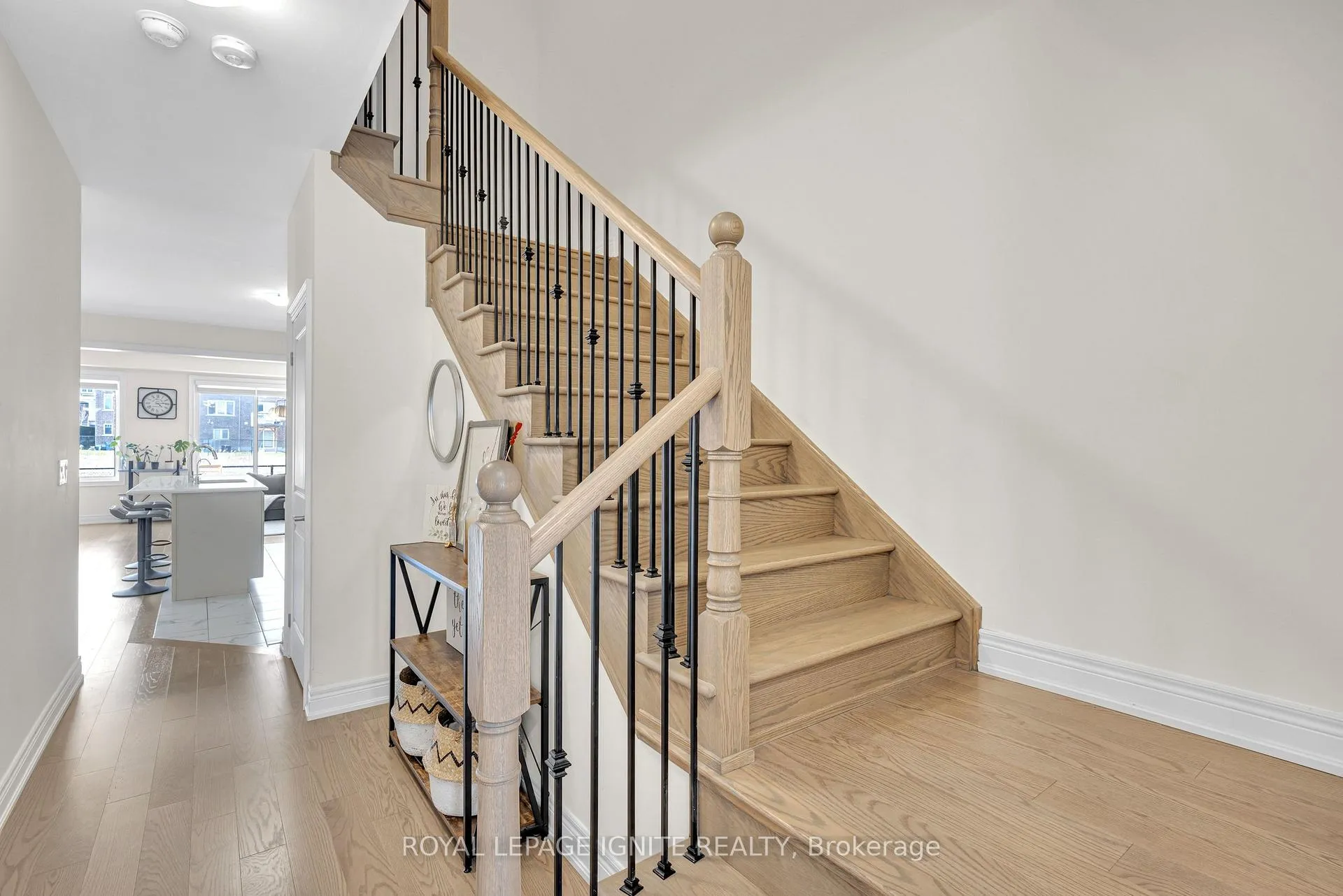 Photo 4 of 1030 Skybridge Boulevard, Pickering, Rural Pickering — HOMEH