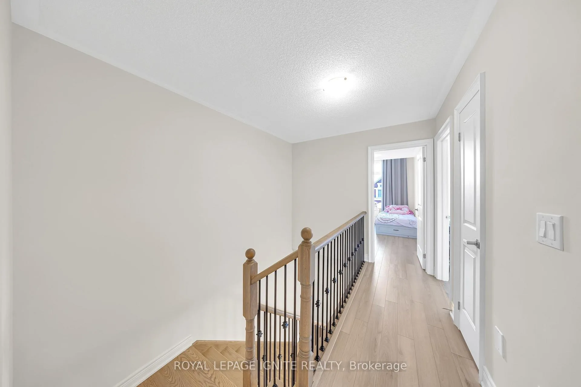 Photo 9 of 1030 Skybridge Boulevard, Pickering, Rural Pickering — HOMEH