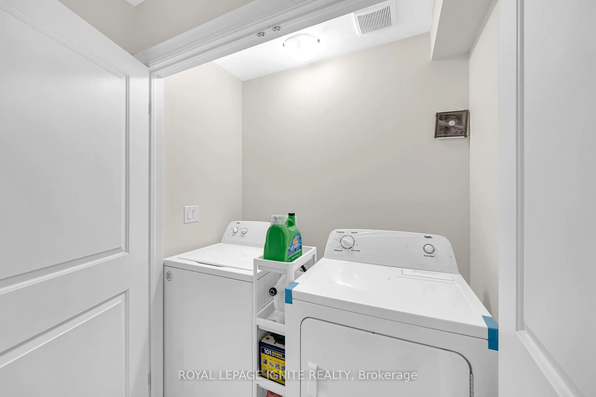Photo 15 of 1030 Skybridge Boulevard, Pickering, Rural Pickering — HOMEH
