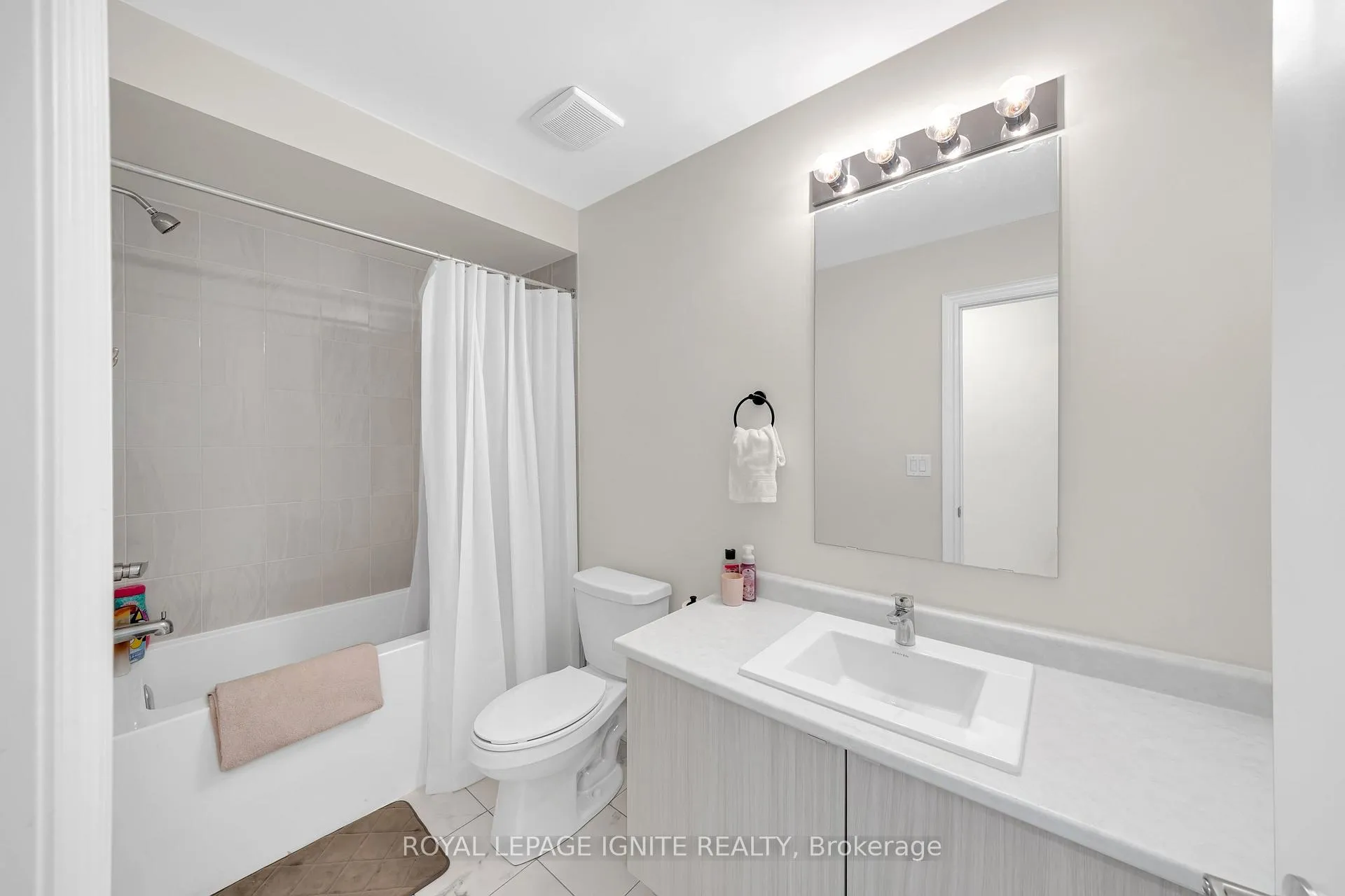 Photo 16 of 1030 Skybridge Boulevard, Pickering, Rural Pickering — HOMEH
