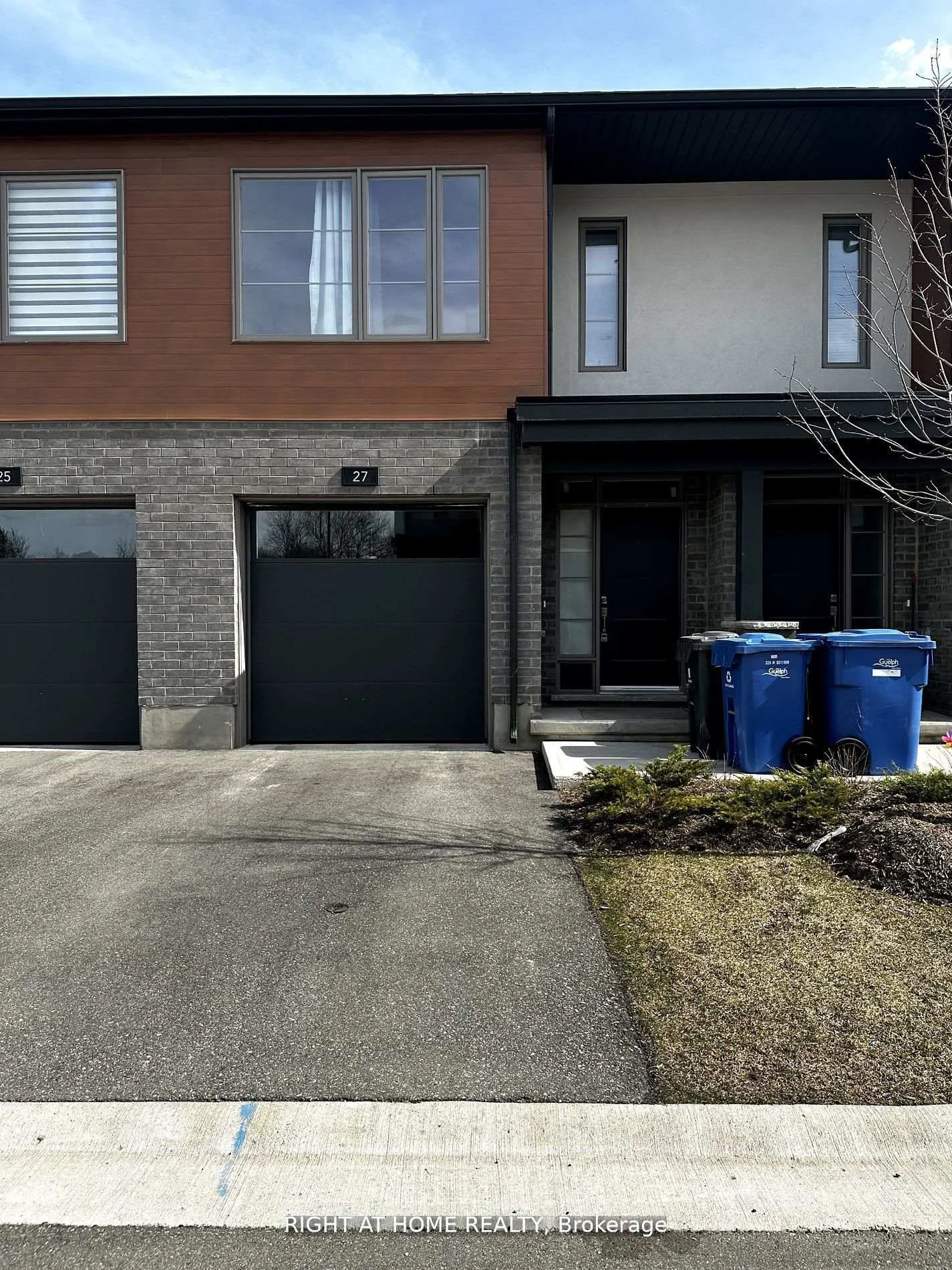 Photo 2 of 27 Steele Cres Street, Guelph, St. Patrick's Ward — HOMEH