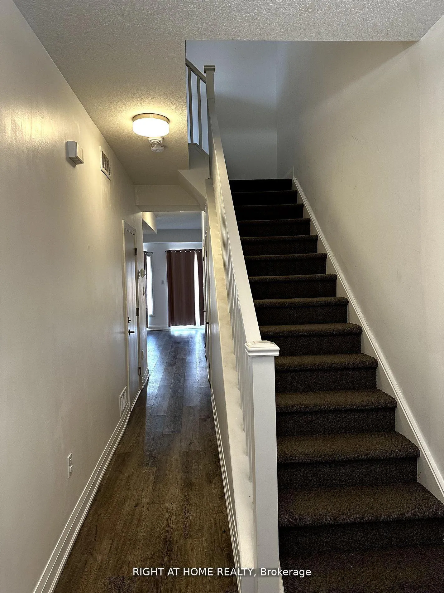 Photo 5 of 27 Steele Cres Street, Guelph, St. Patrick's Ward — HOMEH