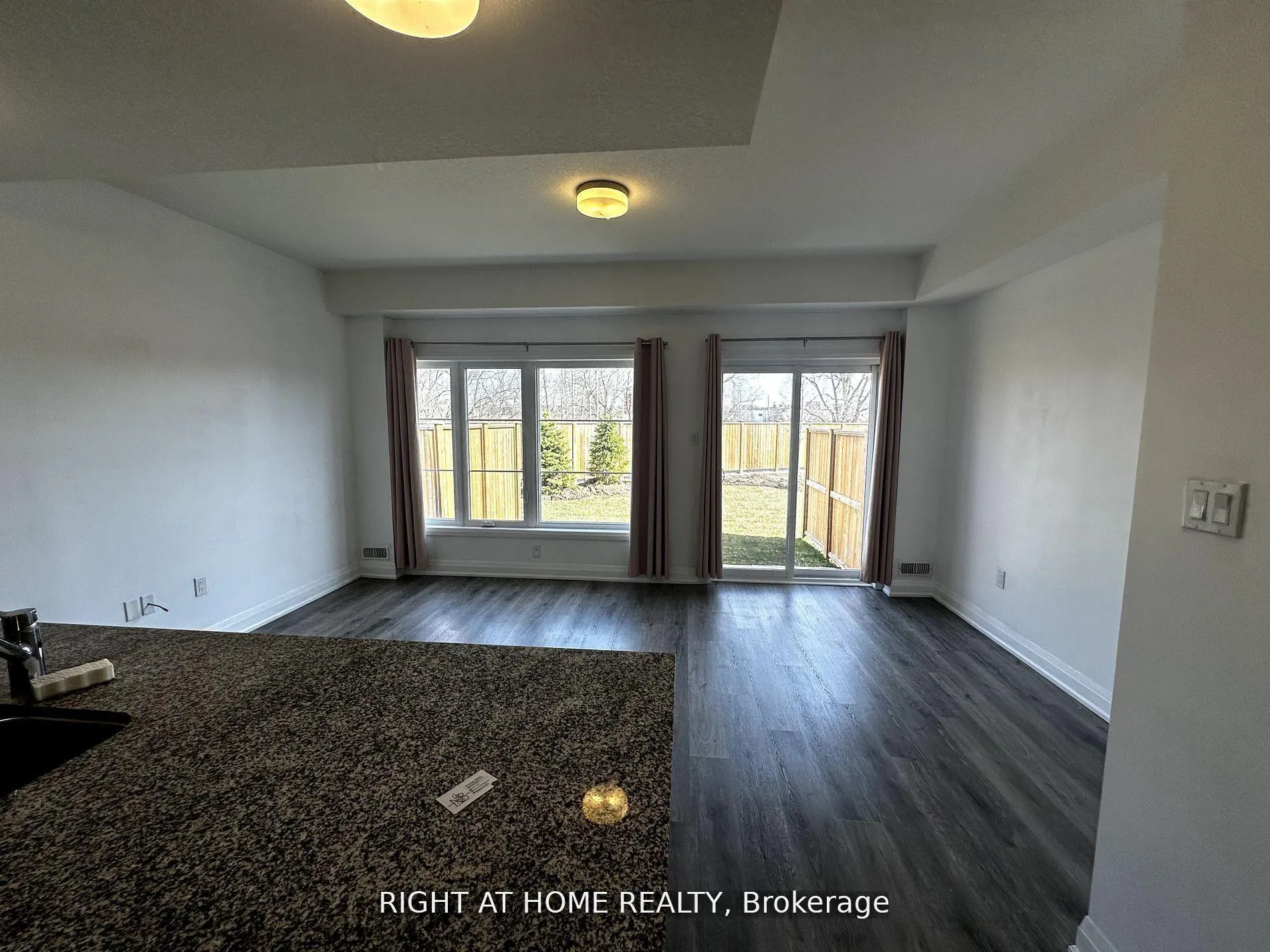 Photo 9 of 27 Steele Cres Street, Guelph, St. Patrick's Ward — HOMEH