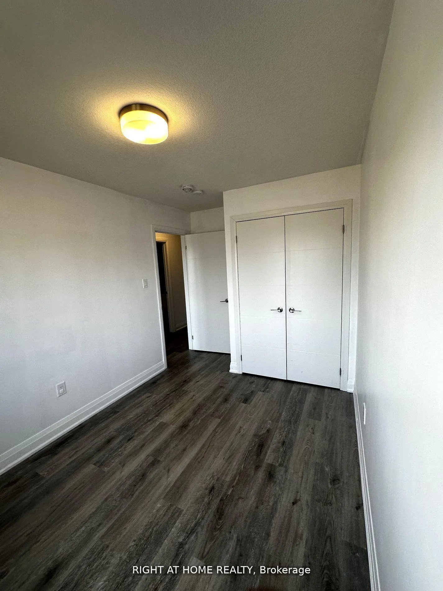 Photo 11 of 27 Steele Cres Street, Guelph, St. Patrick's Ward — HOMEH