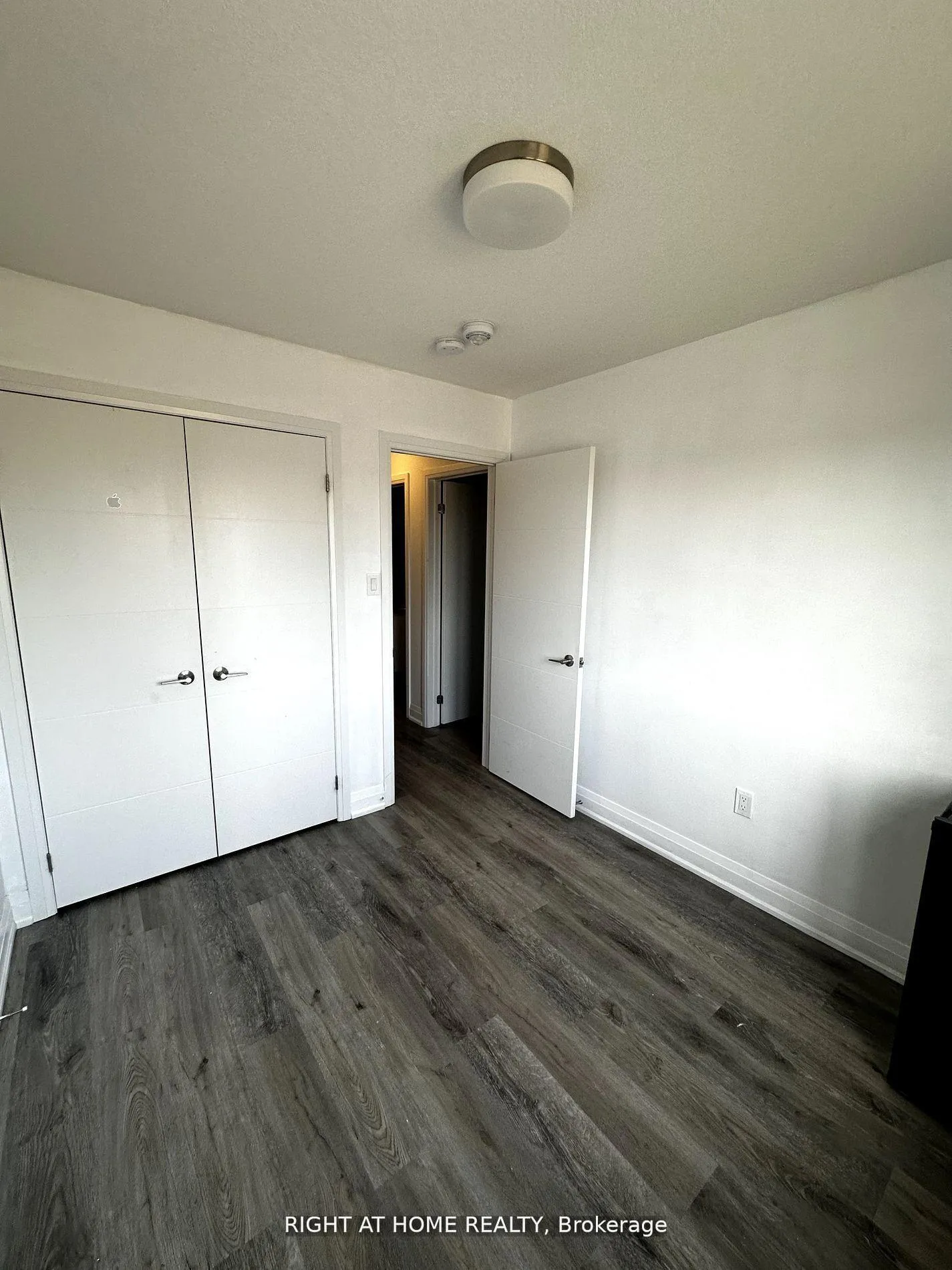 Photo 12 of 27 Steele Cres Street, Guelph, St. Patrick's Ward — HOMEH