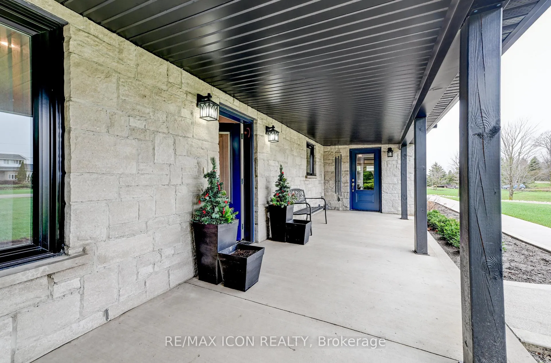 Photo 14 of 224242 Southgate 2 Road, Southgate — HOMEH
