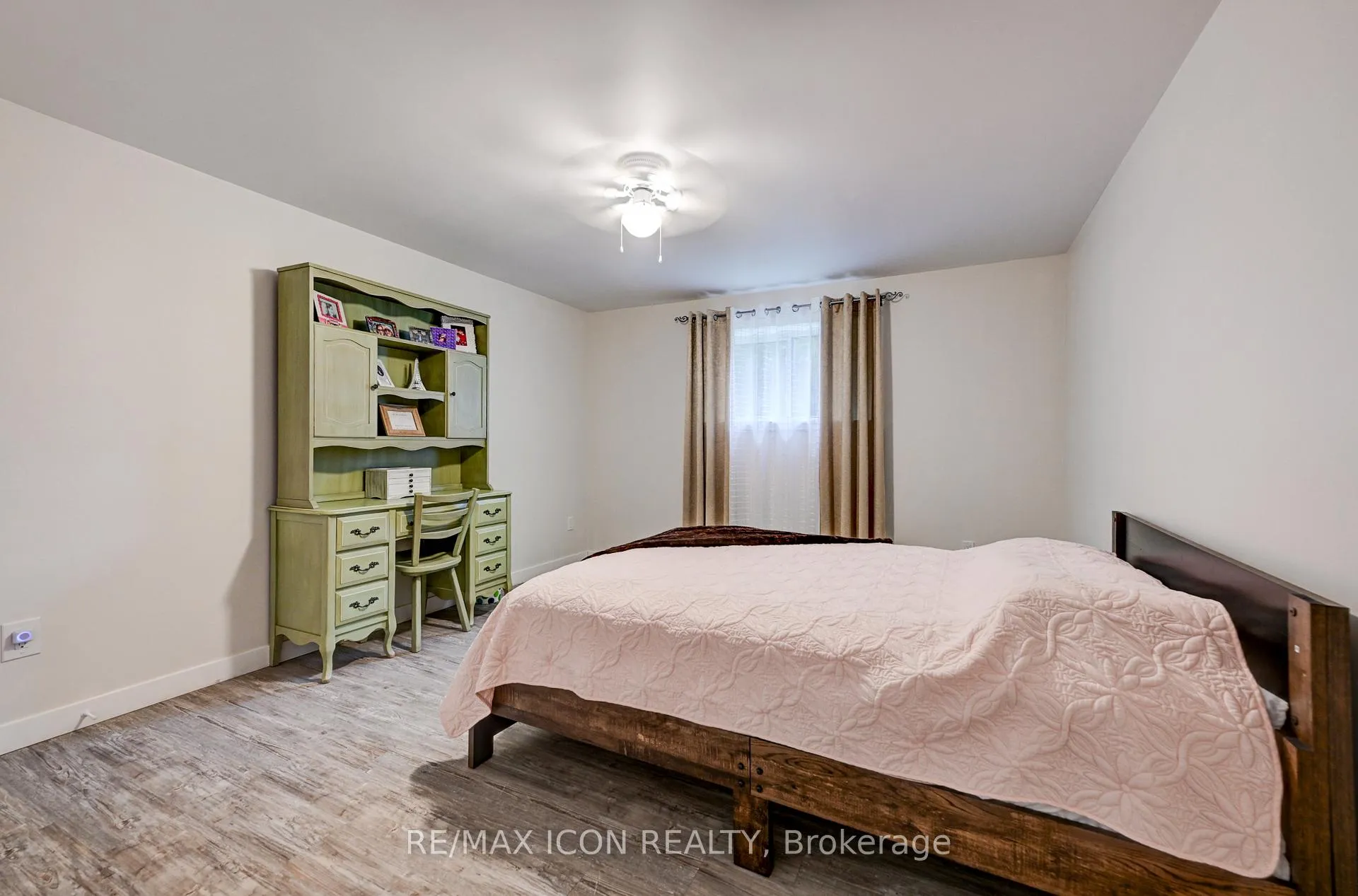 Photo 20 of 224242 Southgate 2 Road, Southgate — HOMEH