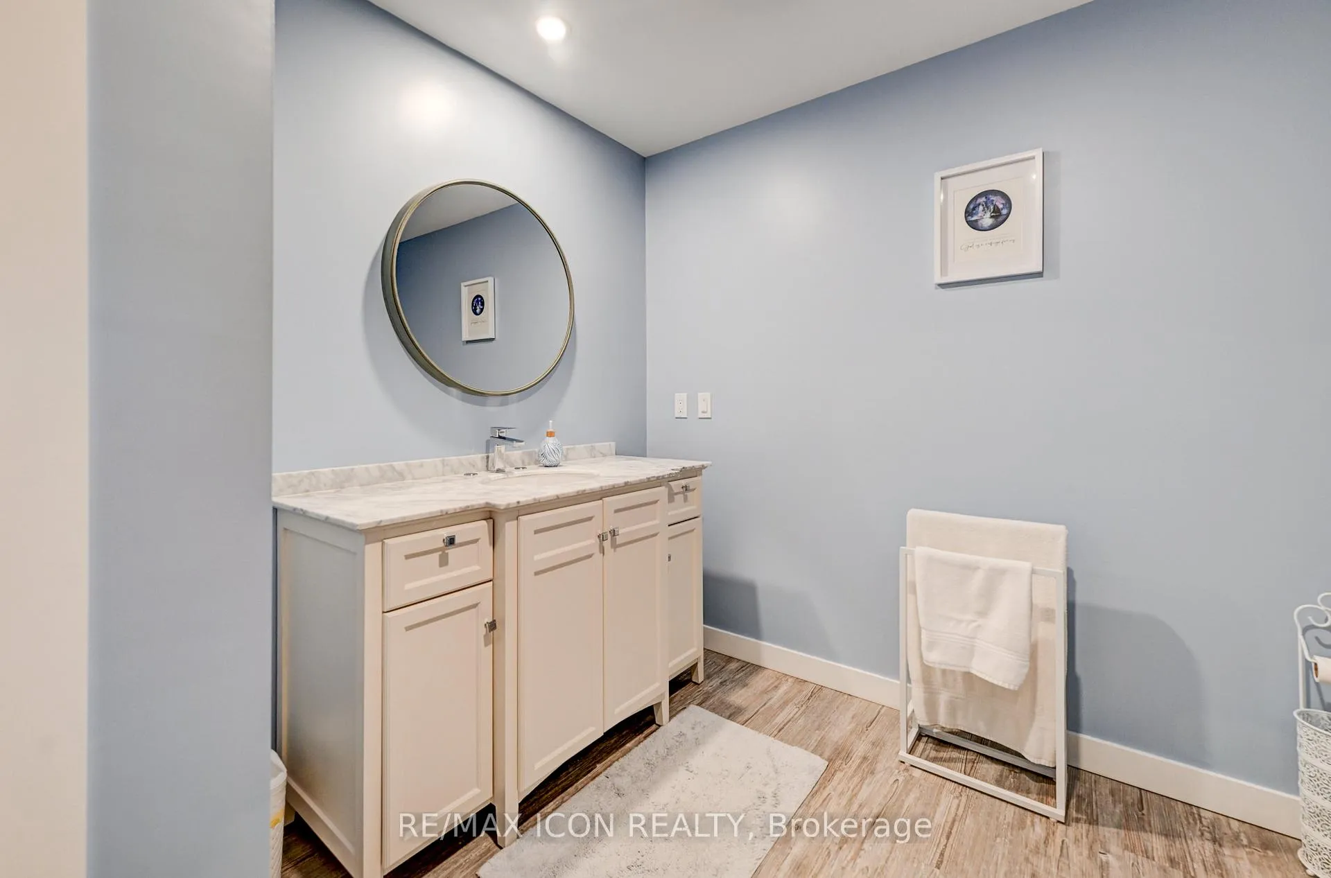 Photo 22 of 224242 Southgate 2 Road, Southgate — HOMEH