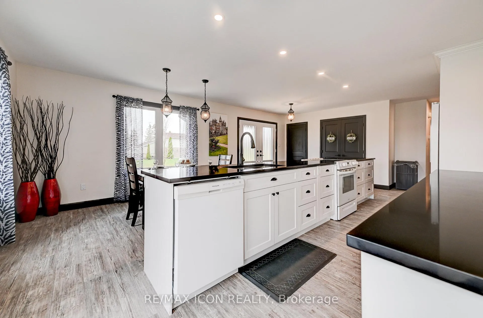 Photo 33 of 224242 Southgate 2 Road, Southgate — HOMEH
