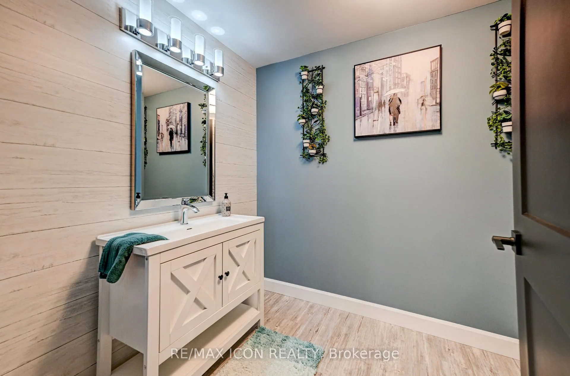 Photo 34 of 224242 Southgate 2 Road, Southgate — HOMEH
