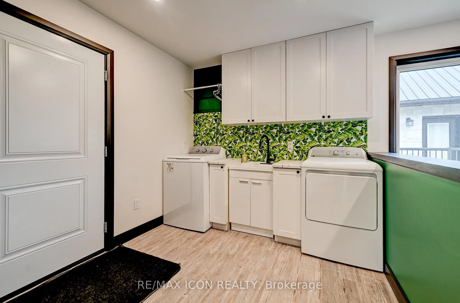 Photo 35 of 224242 Southgate 2 Road, Southgate — HOMEH